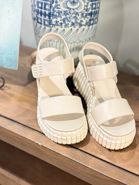 Womens MIA Wedges 7.5 EUC