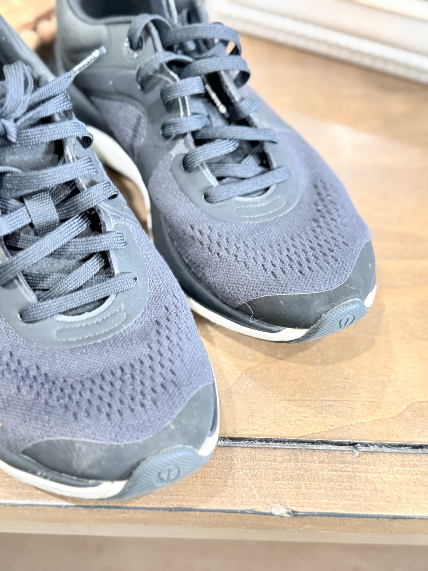 Womens Black Lululemon Tennis Shoes 7.5 EUC
