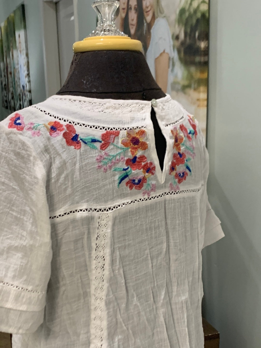 Womens Umgee Embroidered Blouse Size Medium