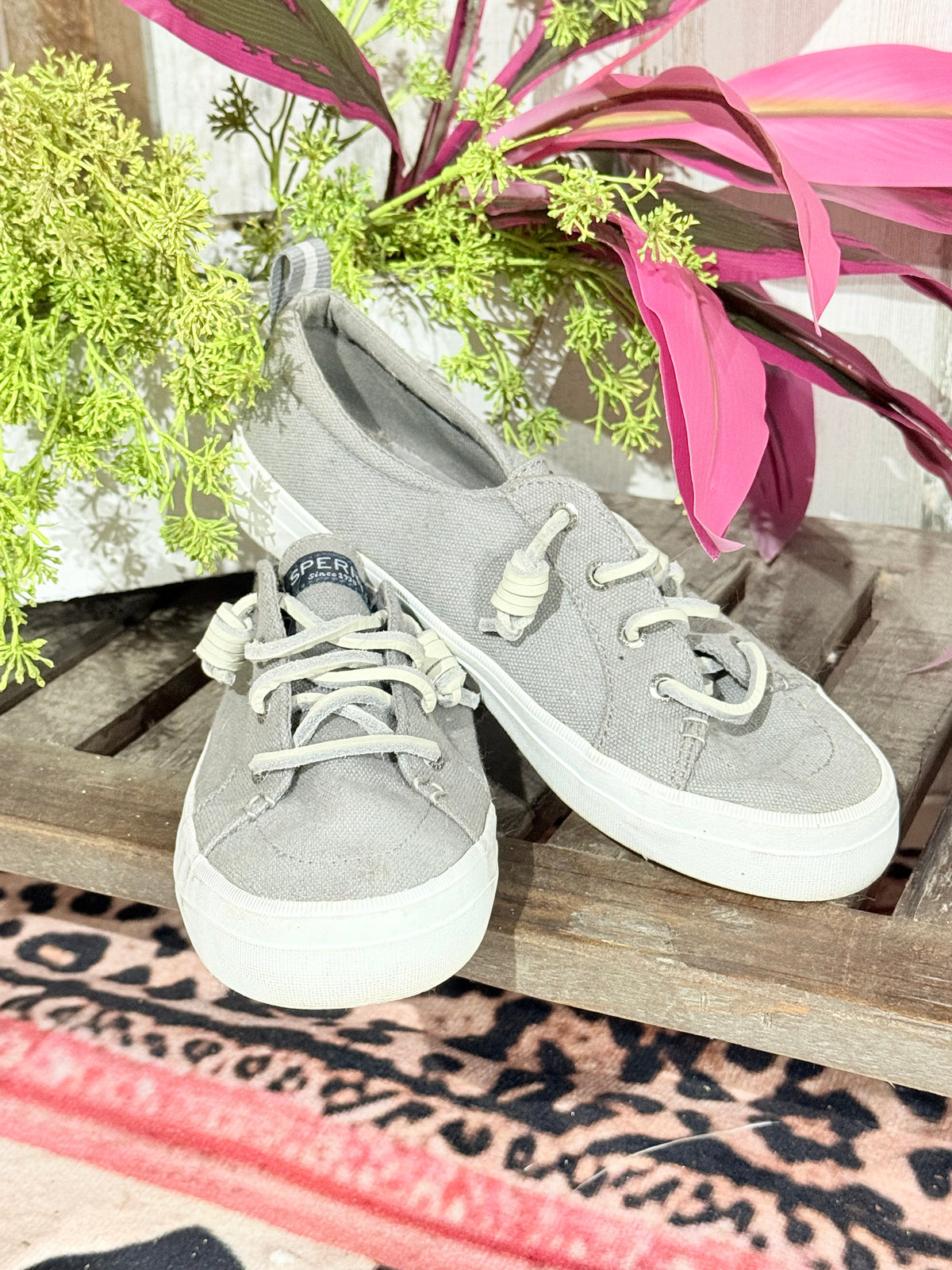 Womens Grey Sperry Sneakers Size 6 GUC