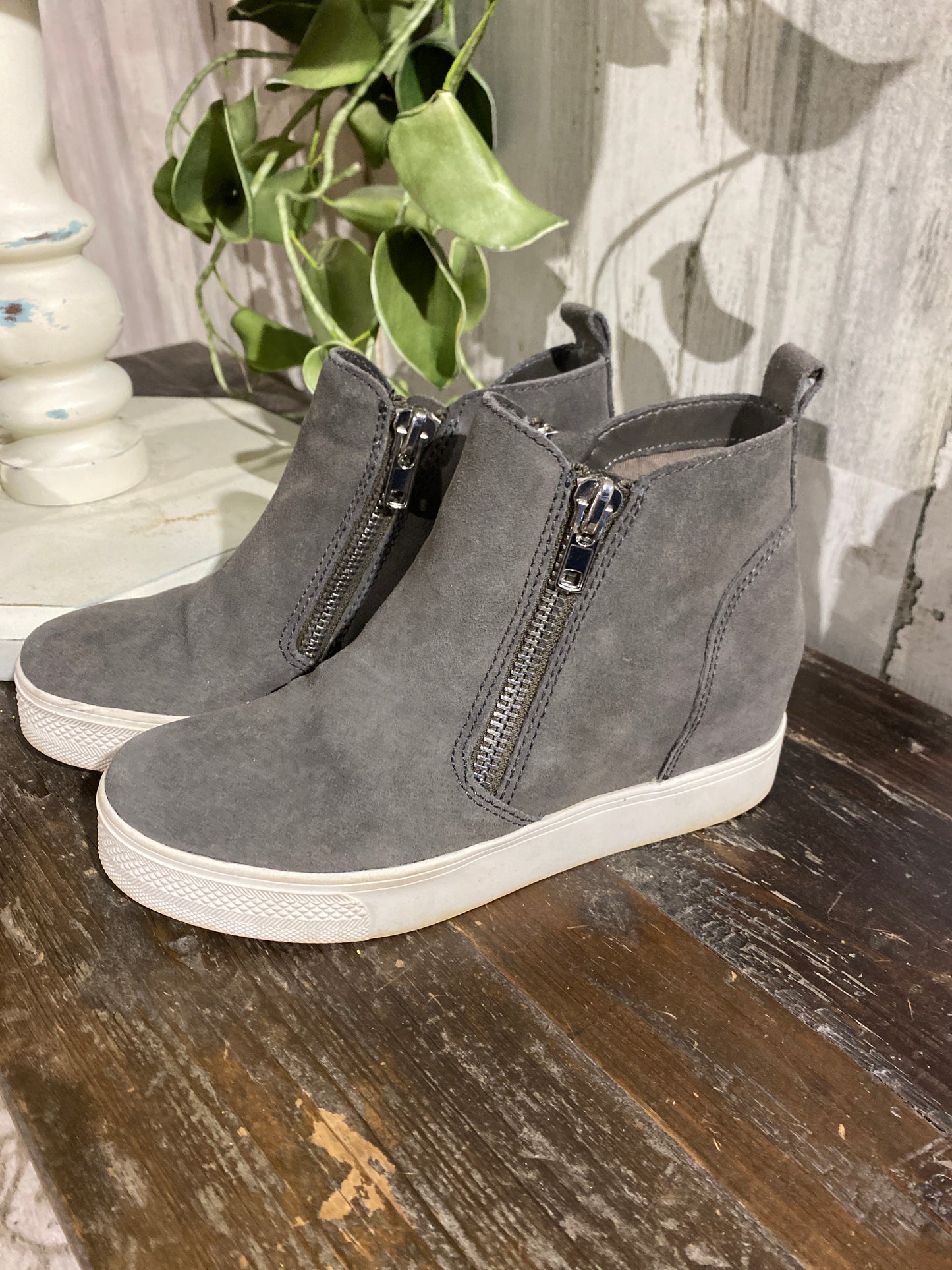 Womens Steve Madden Sneaker Booties Sz 7.5