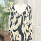 Womens B&W Abstract Blouse 2X EUC