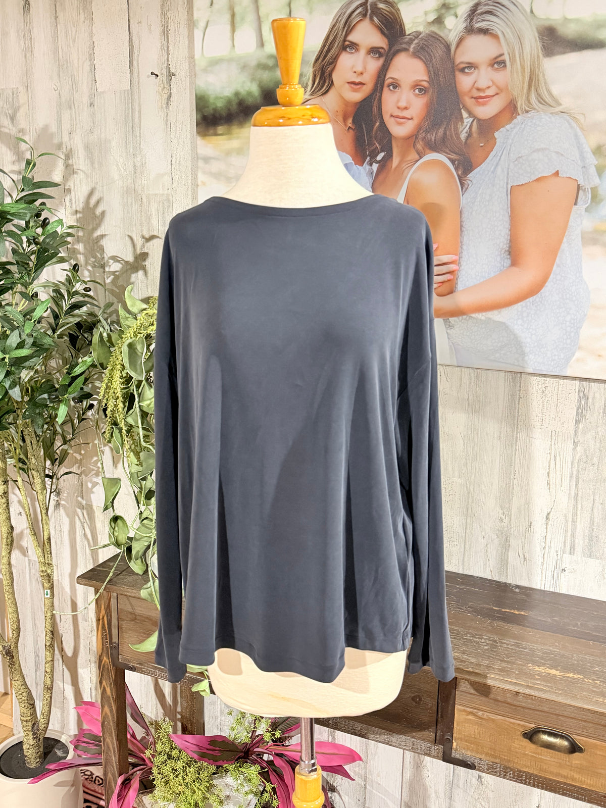 Womens Lululemon Grey Top Size XL EUC