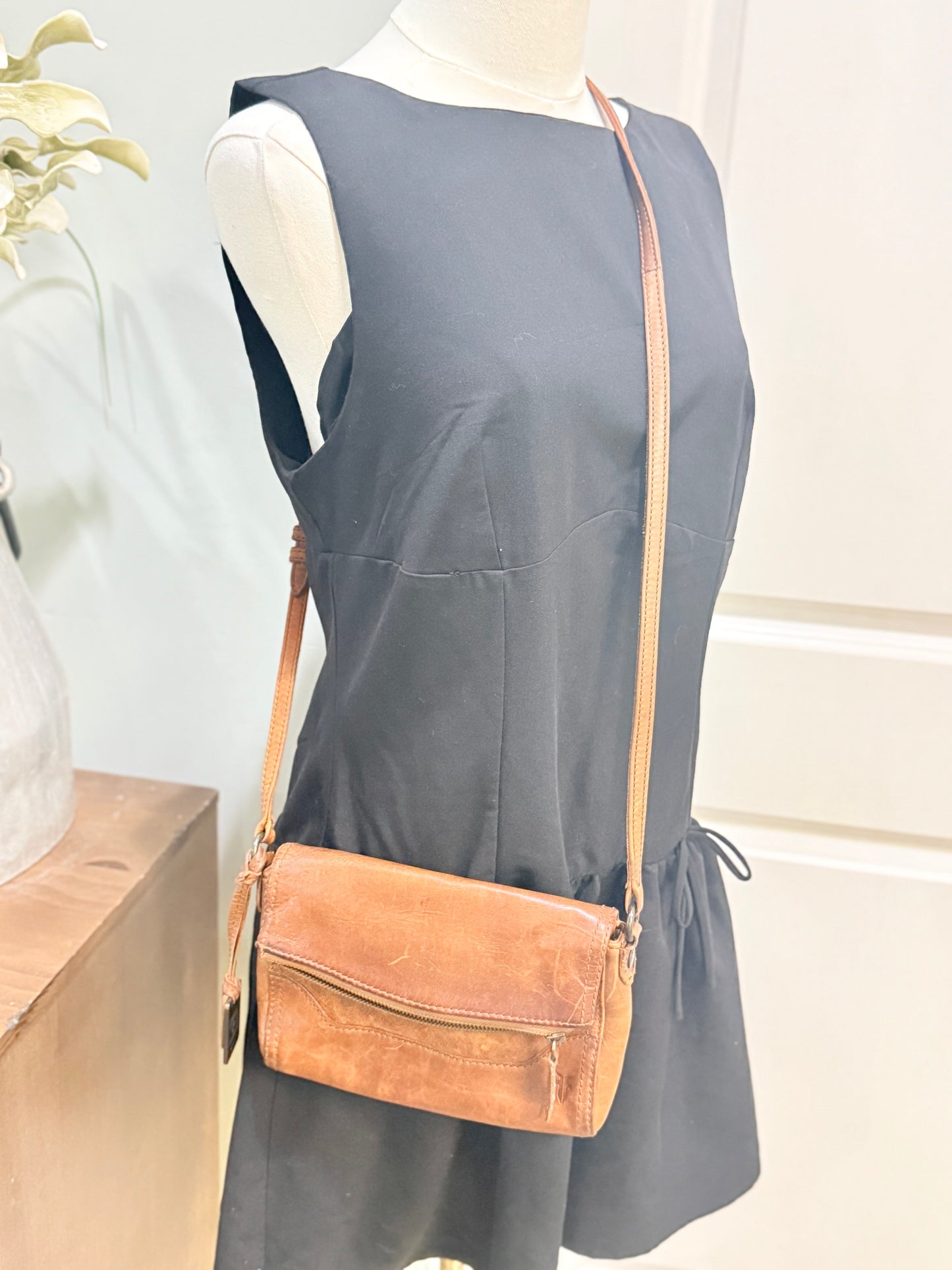 Frye Crossbody EUC