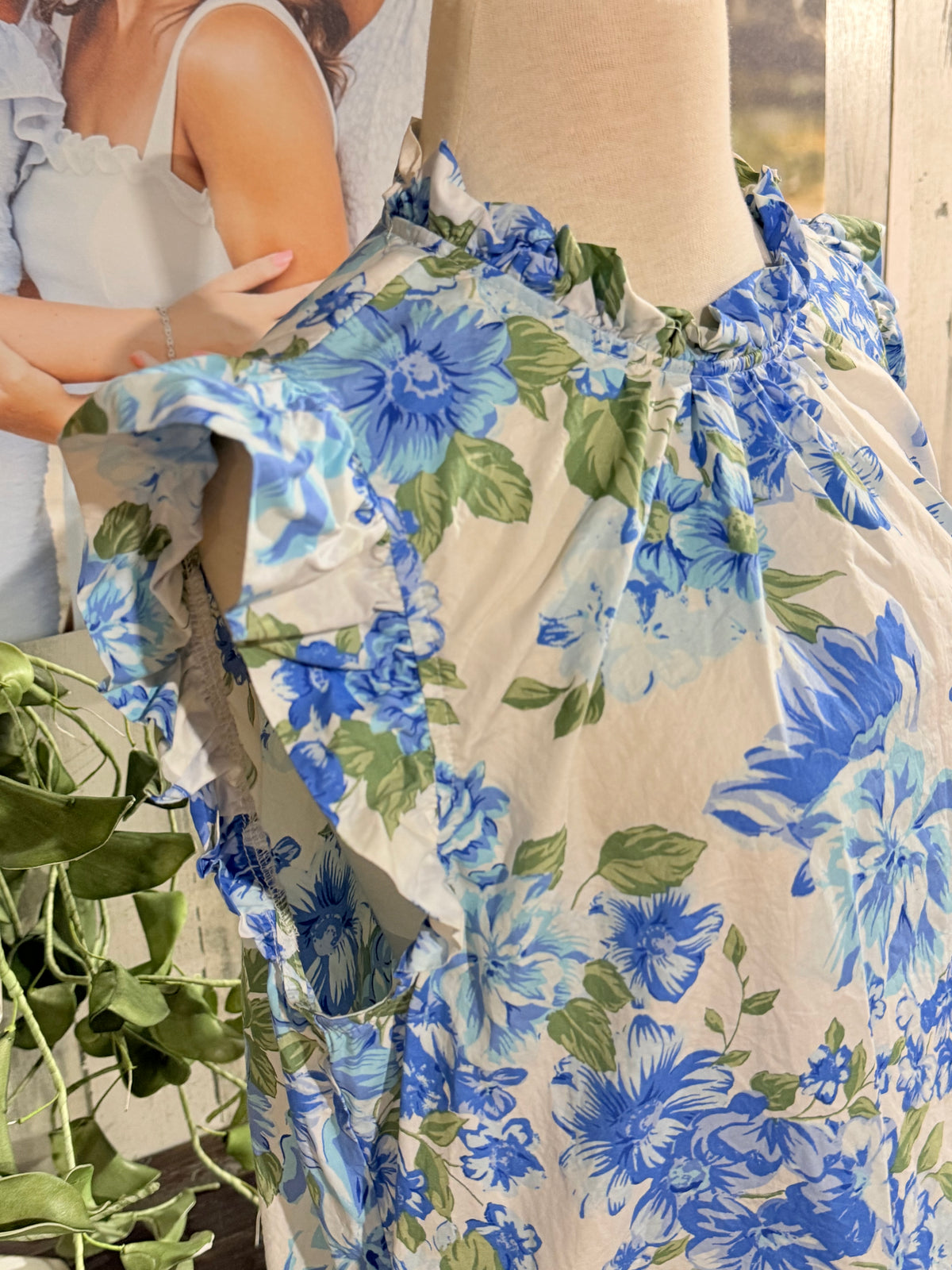 Womens Sugarlips Floral Flutter Sleeve Blouse Large EUC