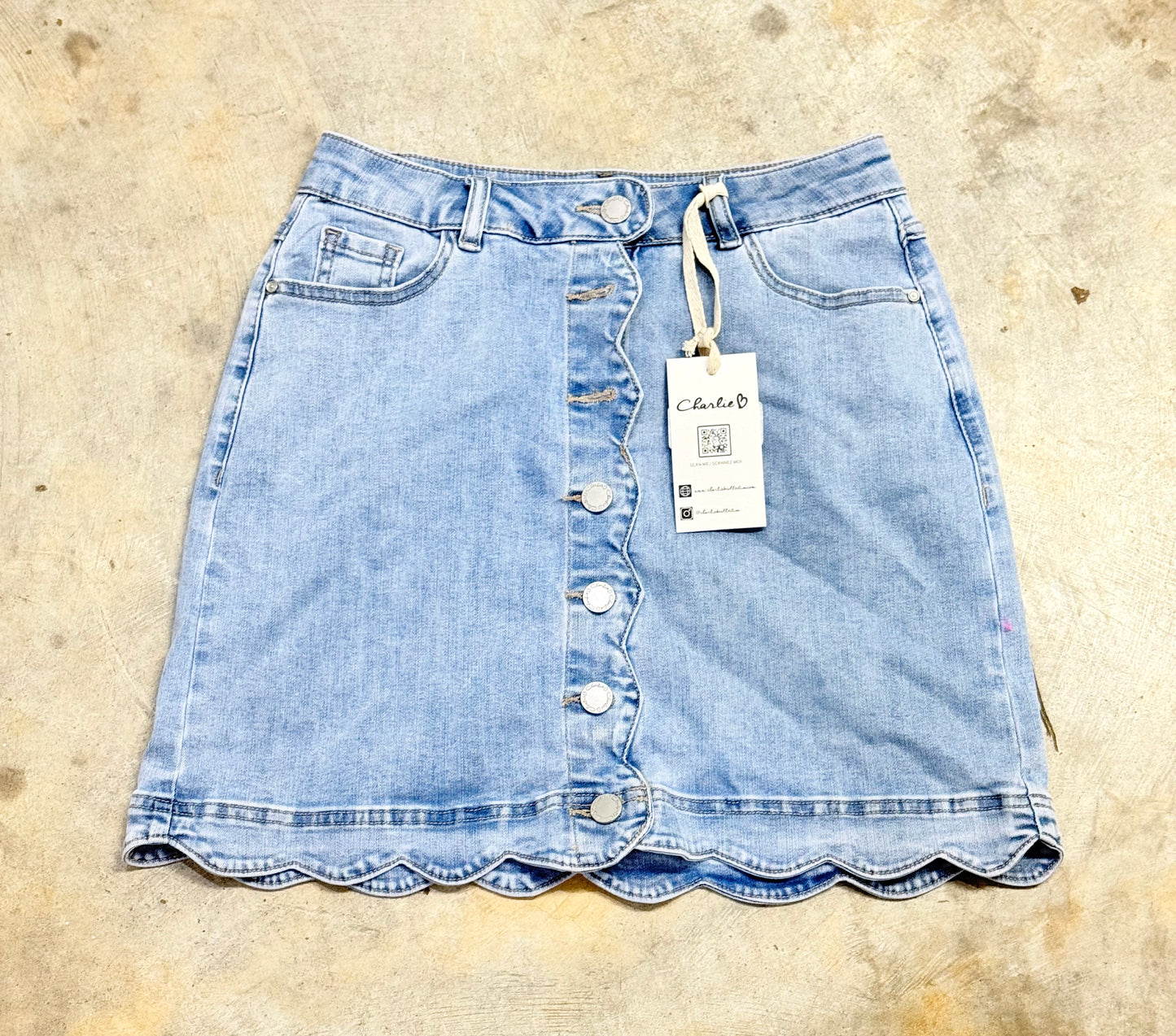 Womens Charlie B Denim Scalloped Skirt Size 2 NWT