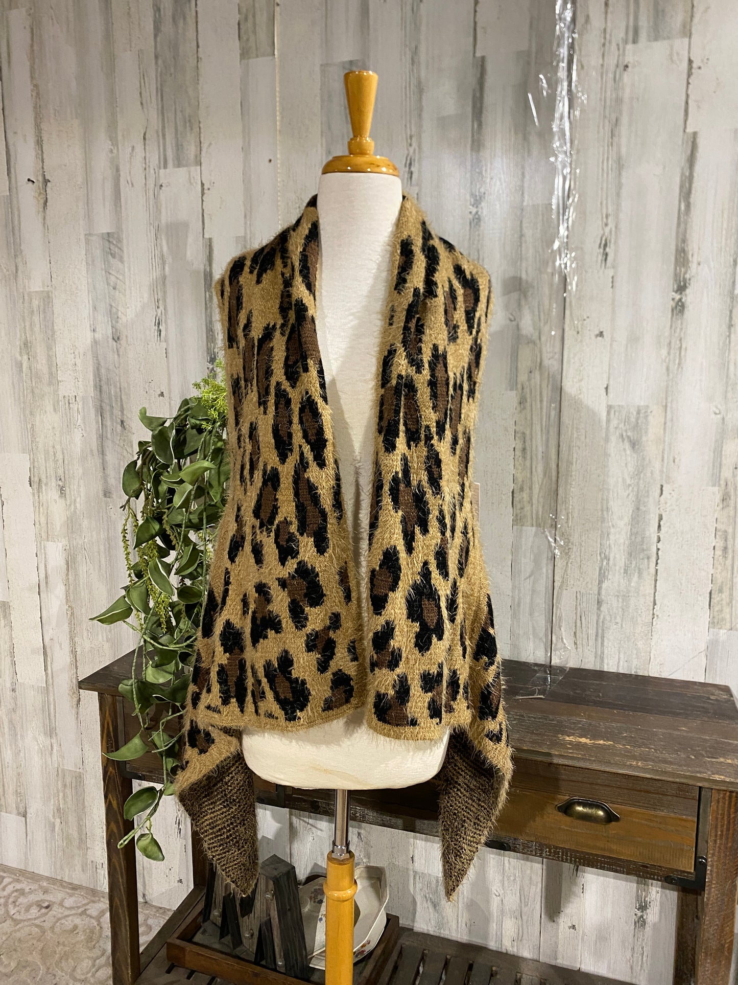 Womens Leopard Vest Sz Medium