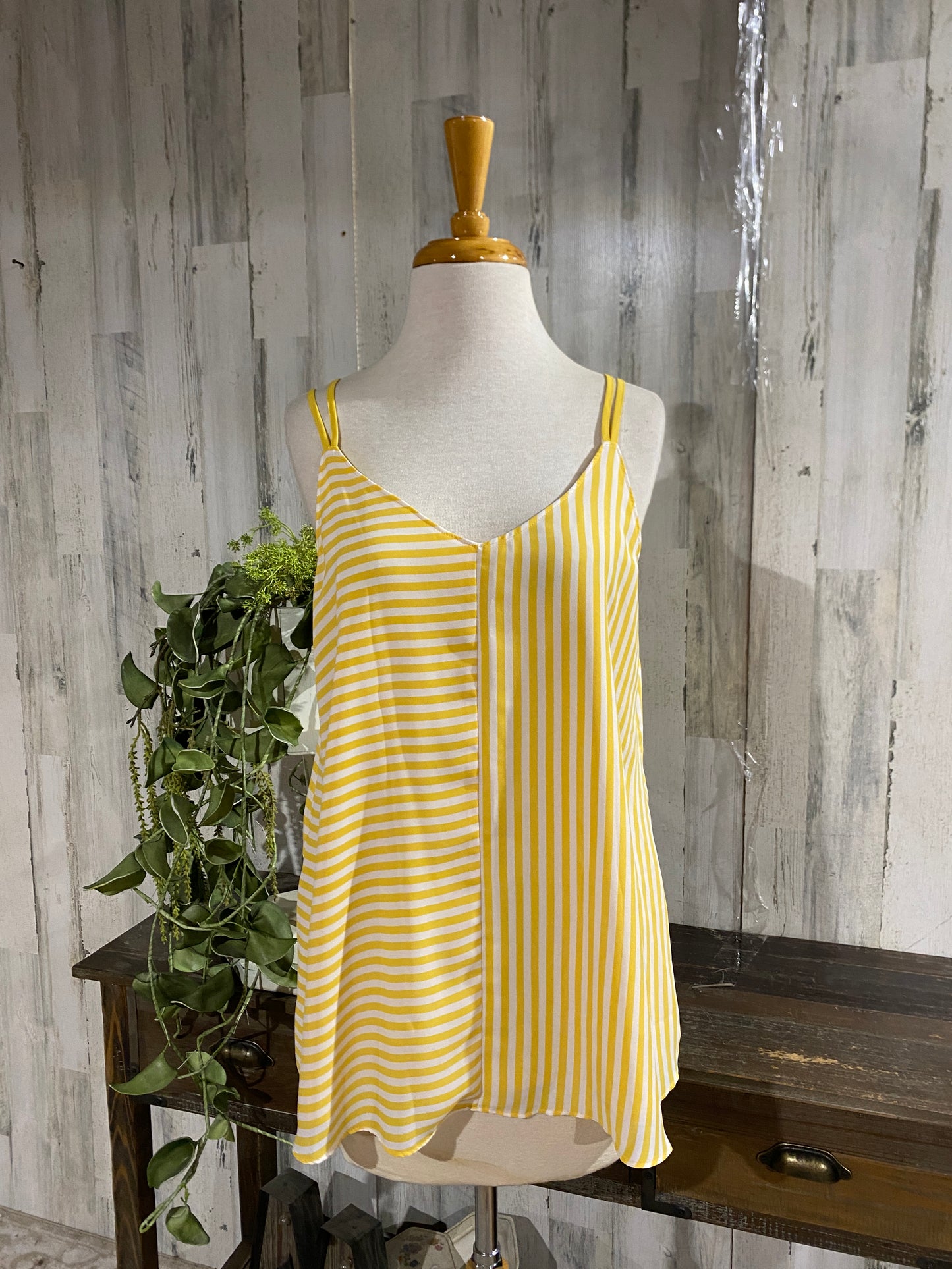 Womens Cato Tank Sz Medium