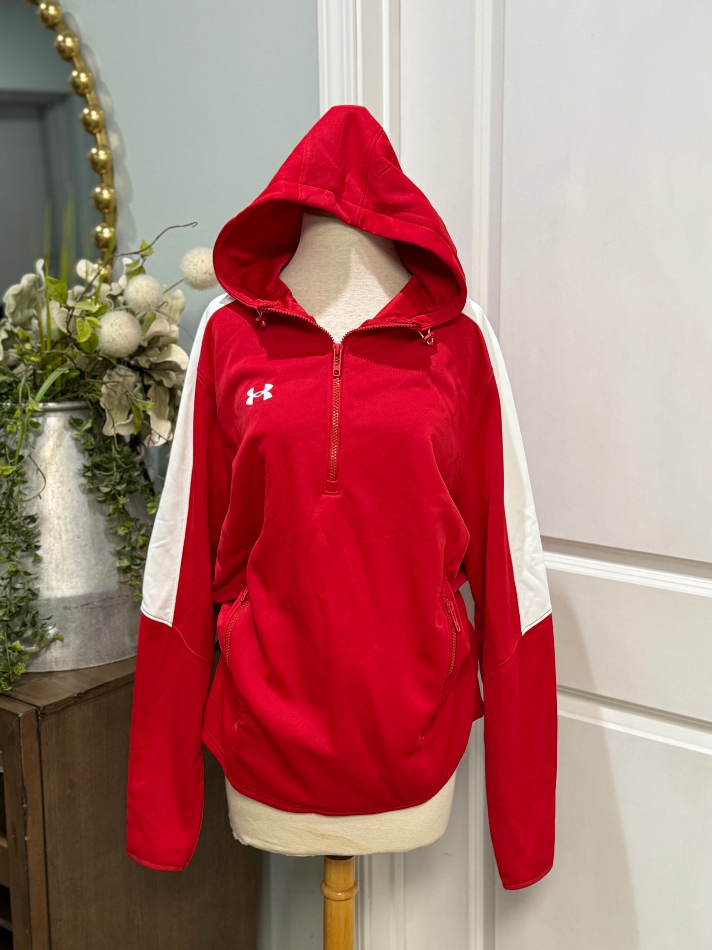 Mens  Under Armour Pullover Size Medium NWT