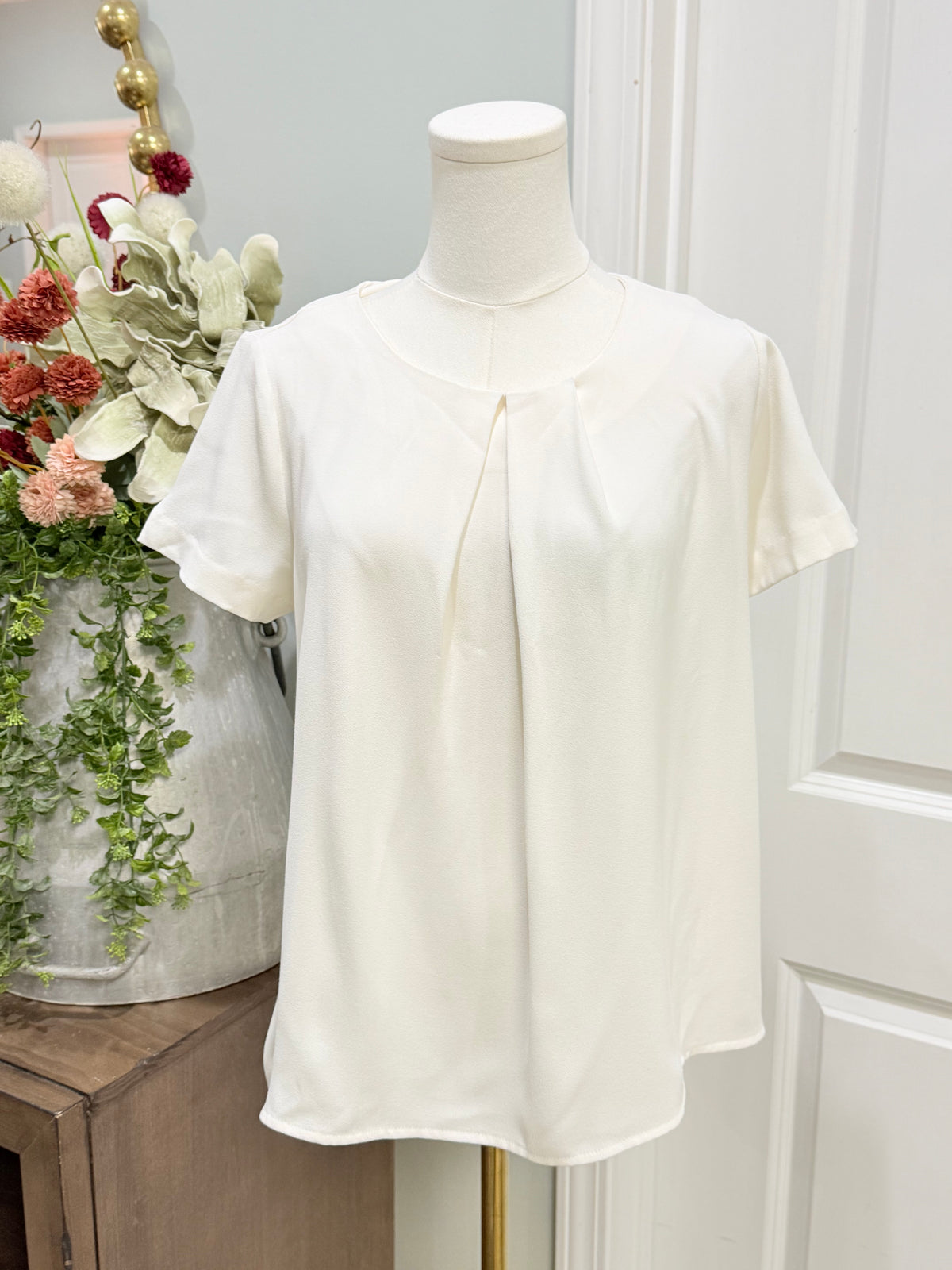Womens Cream Pleated Blouse Small Petite EUC
