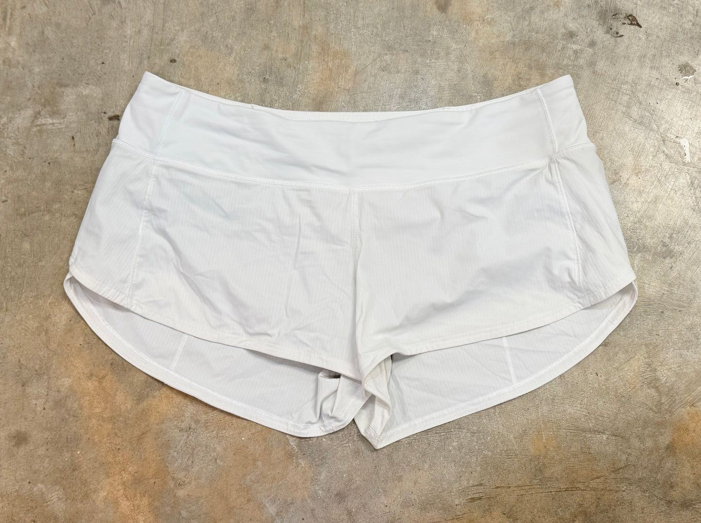 Womens Lululemon White Shorts 8 Reg EUC