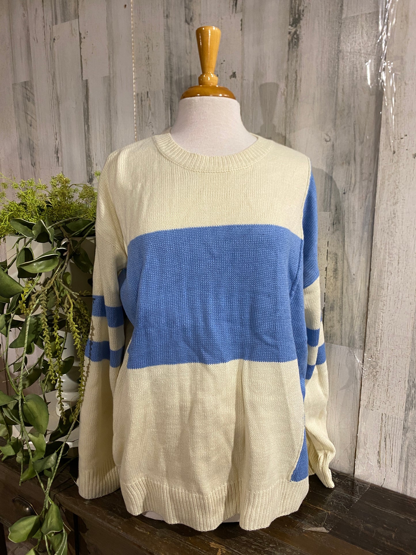 Womens NWT And the Way Sweater Med/Large