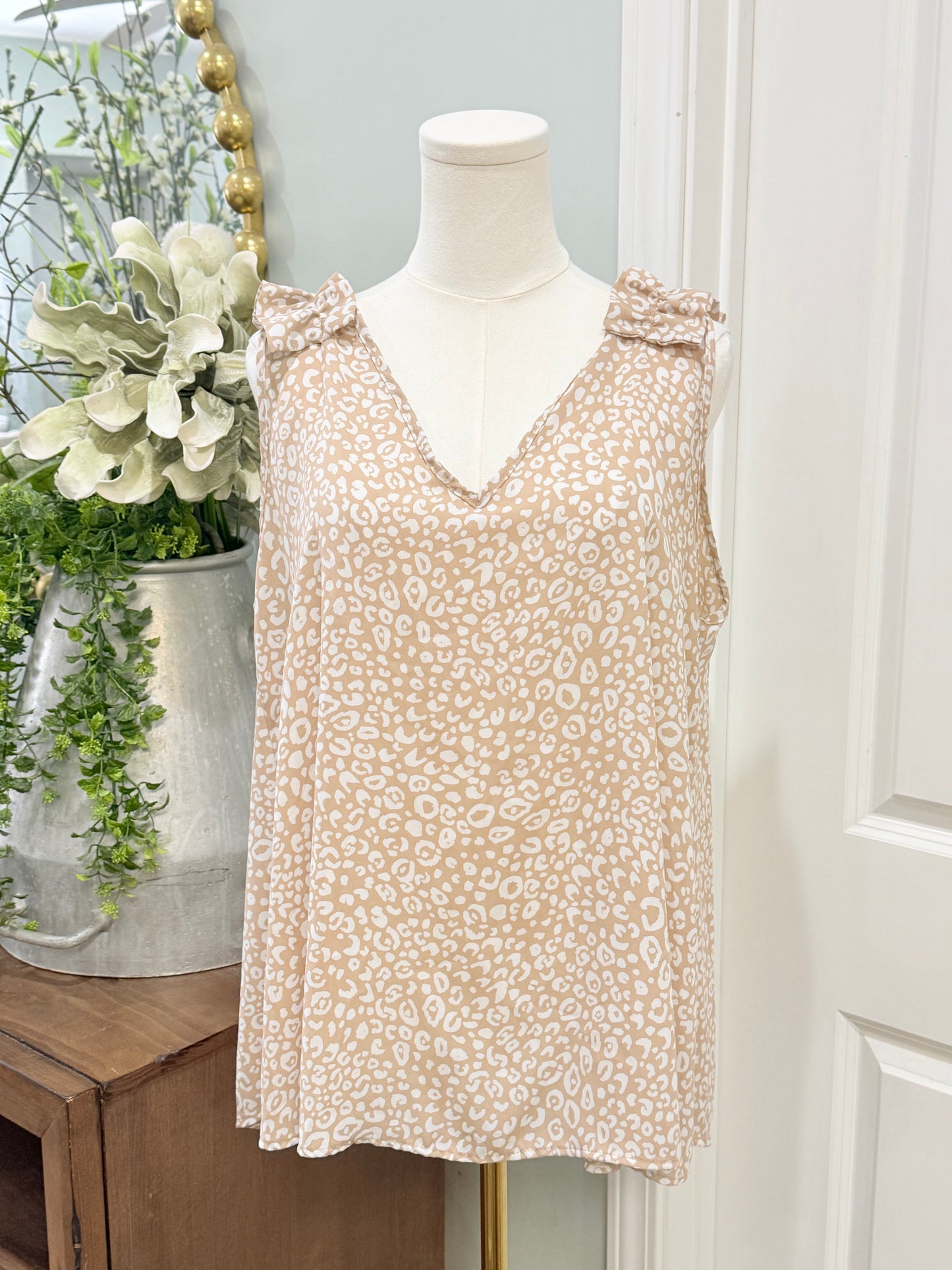 Womens Vine & Love Leopard Sleeveless Blouse Large EUC