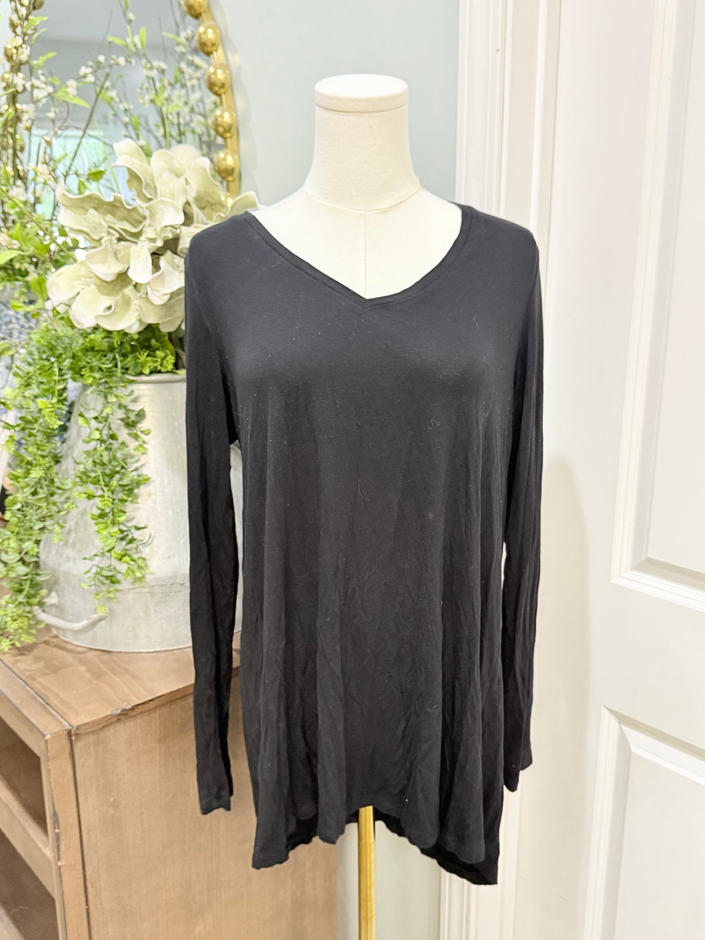 Womens HUE Long Sleeve Tshirt Medium EUC