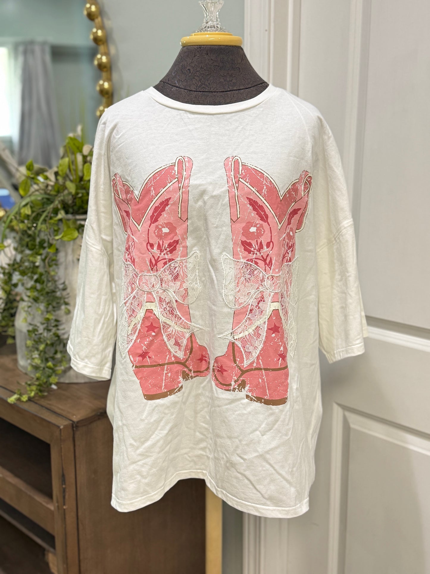 Womens Peach Love Boots Tshirt Large NWT