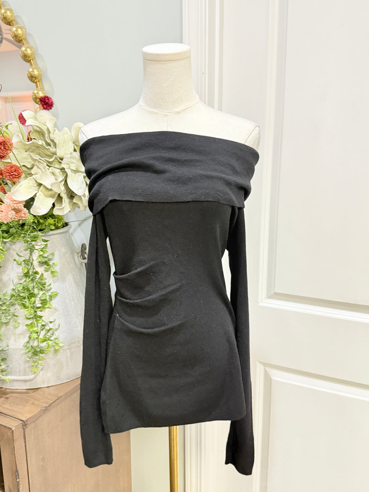 Womens Black Off The Shoulder Sweater Large NWT