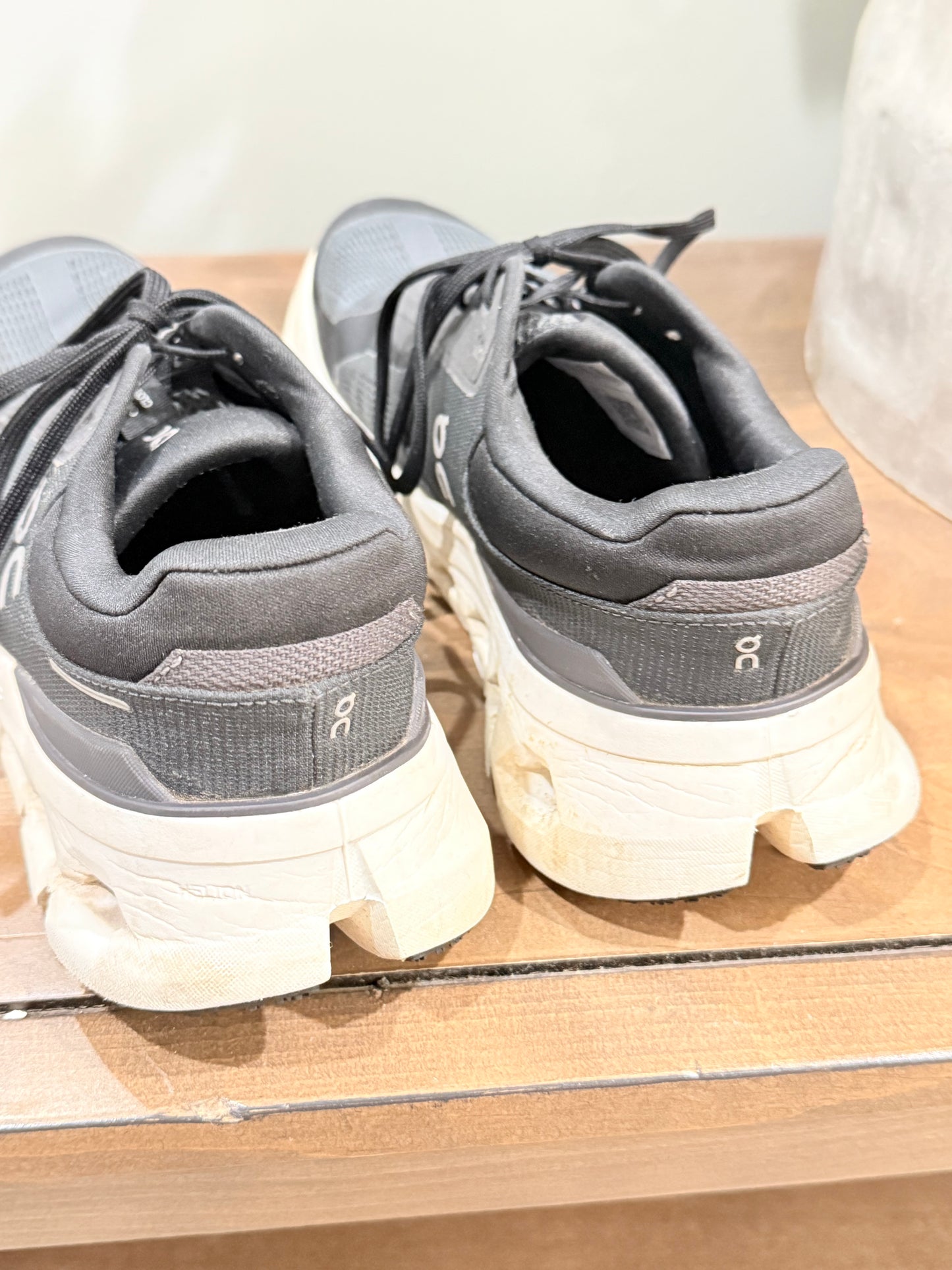 Womens Black On Clouds Size 10