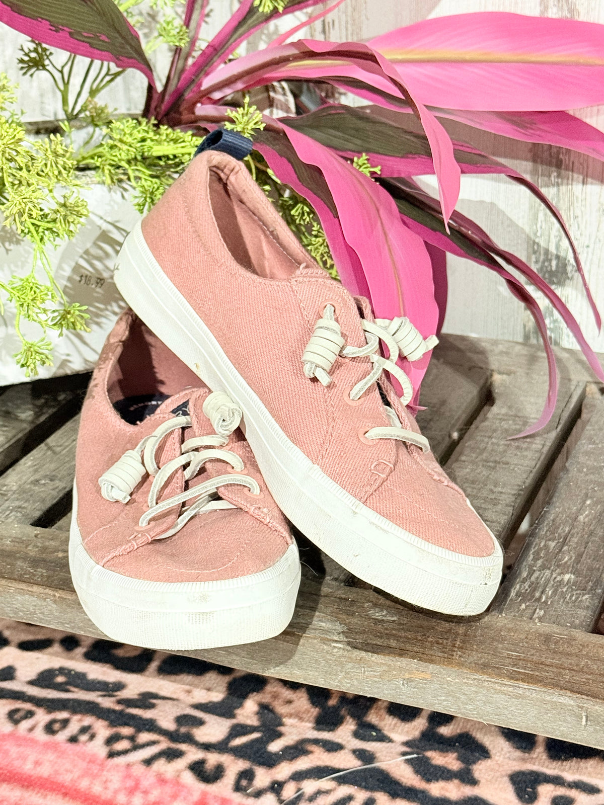 Womens Sperry Pink Sneakers Size 6 GUC