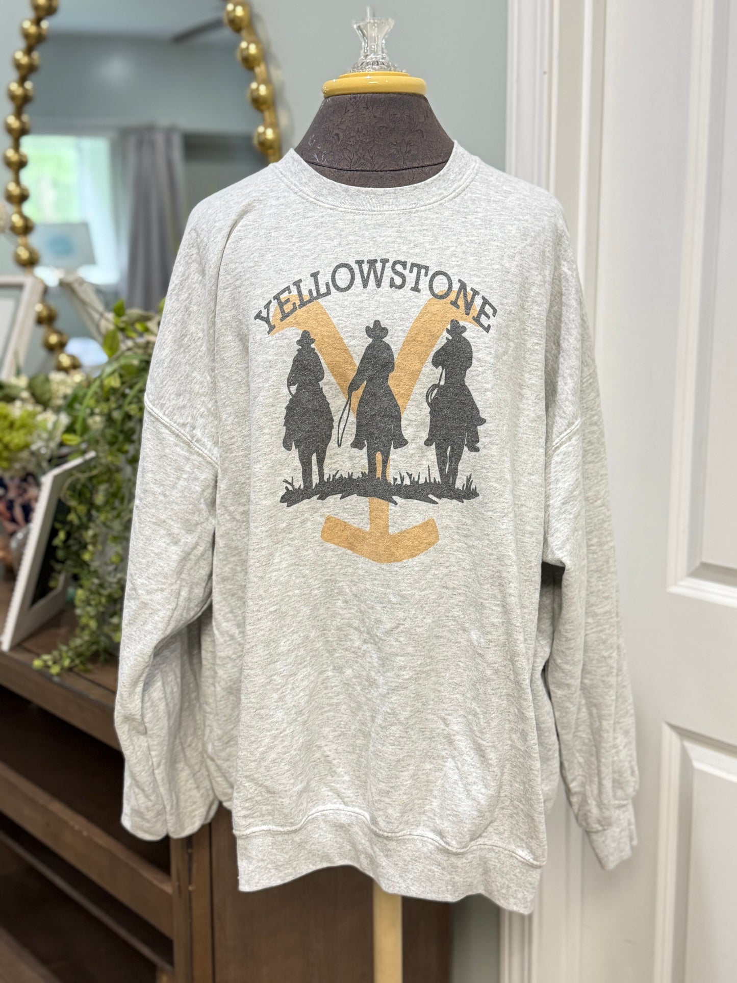 Womens Yellowstone Sweatshirt 2XL EUC