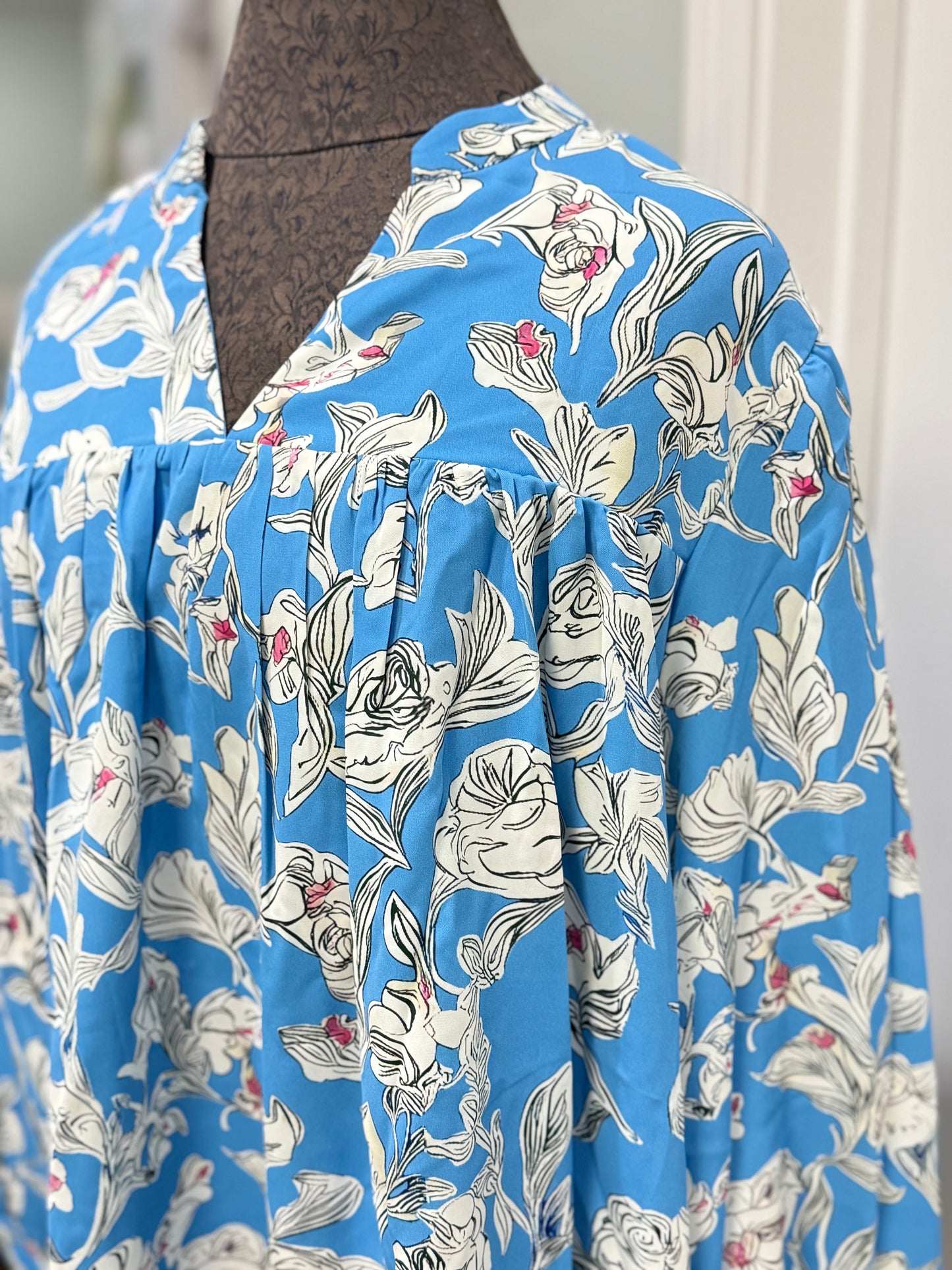 Womens 3/4 Sleeve Blue Floral Blouse Small-XL NEW