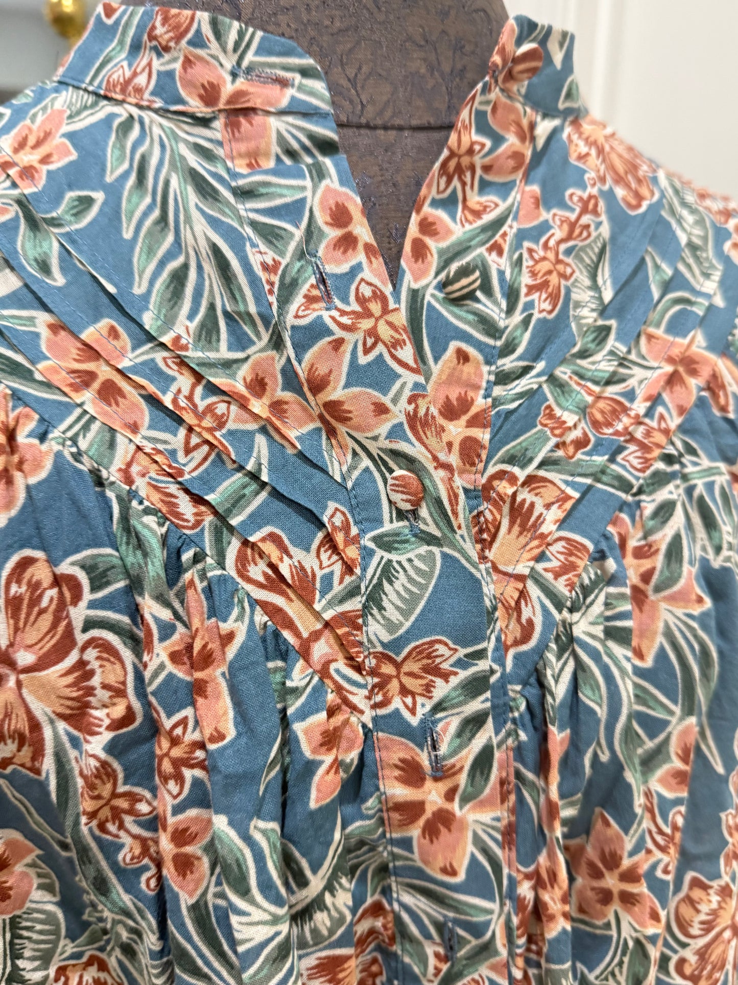 Womens EE:Some Floral Button Down Blouse Small EUC