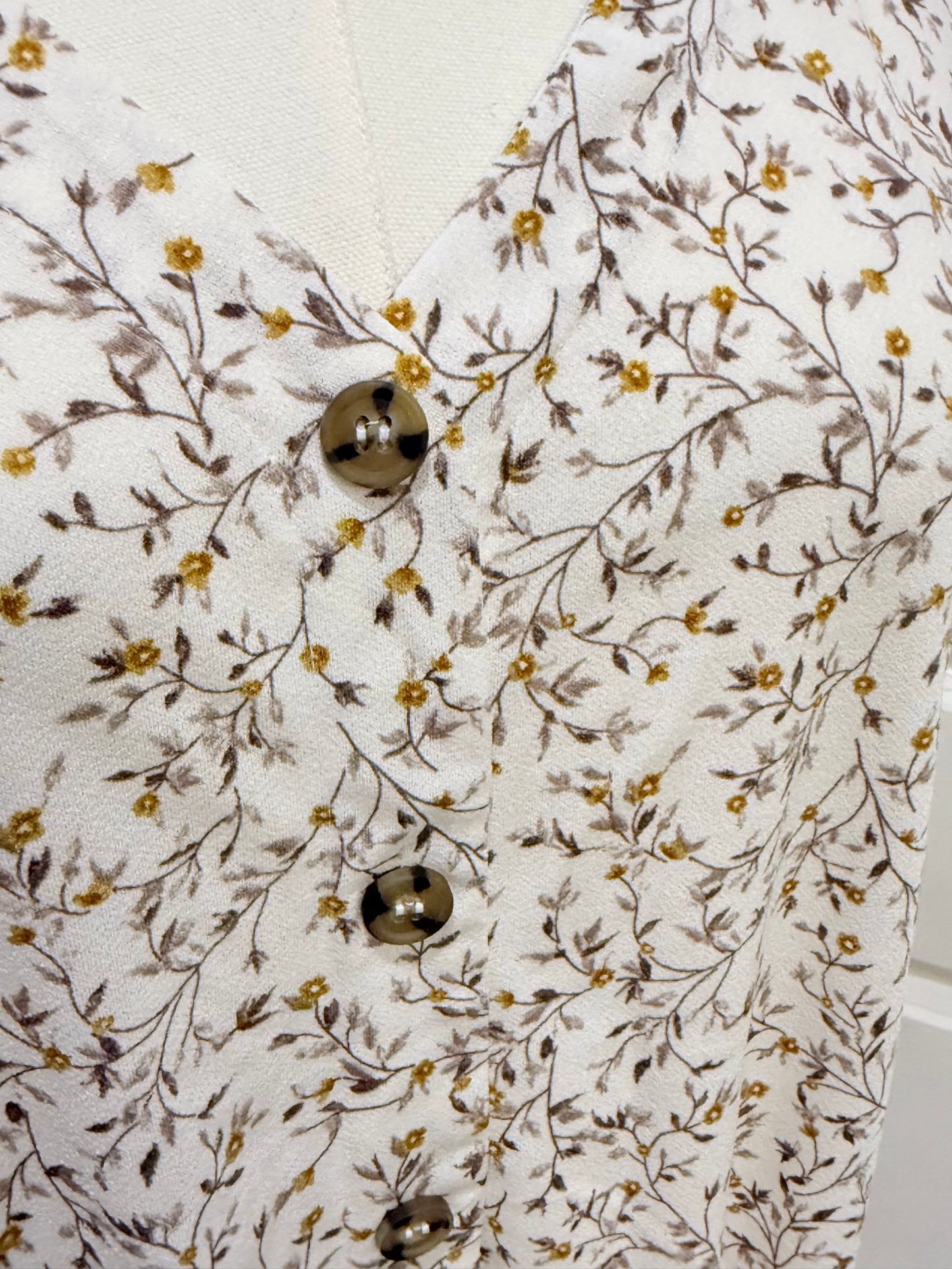 Womens Flowers & Feathers Floral Blouse Size XL EUC