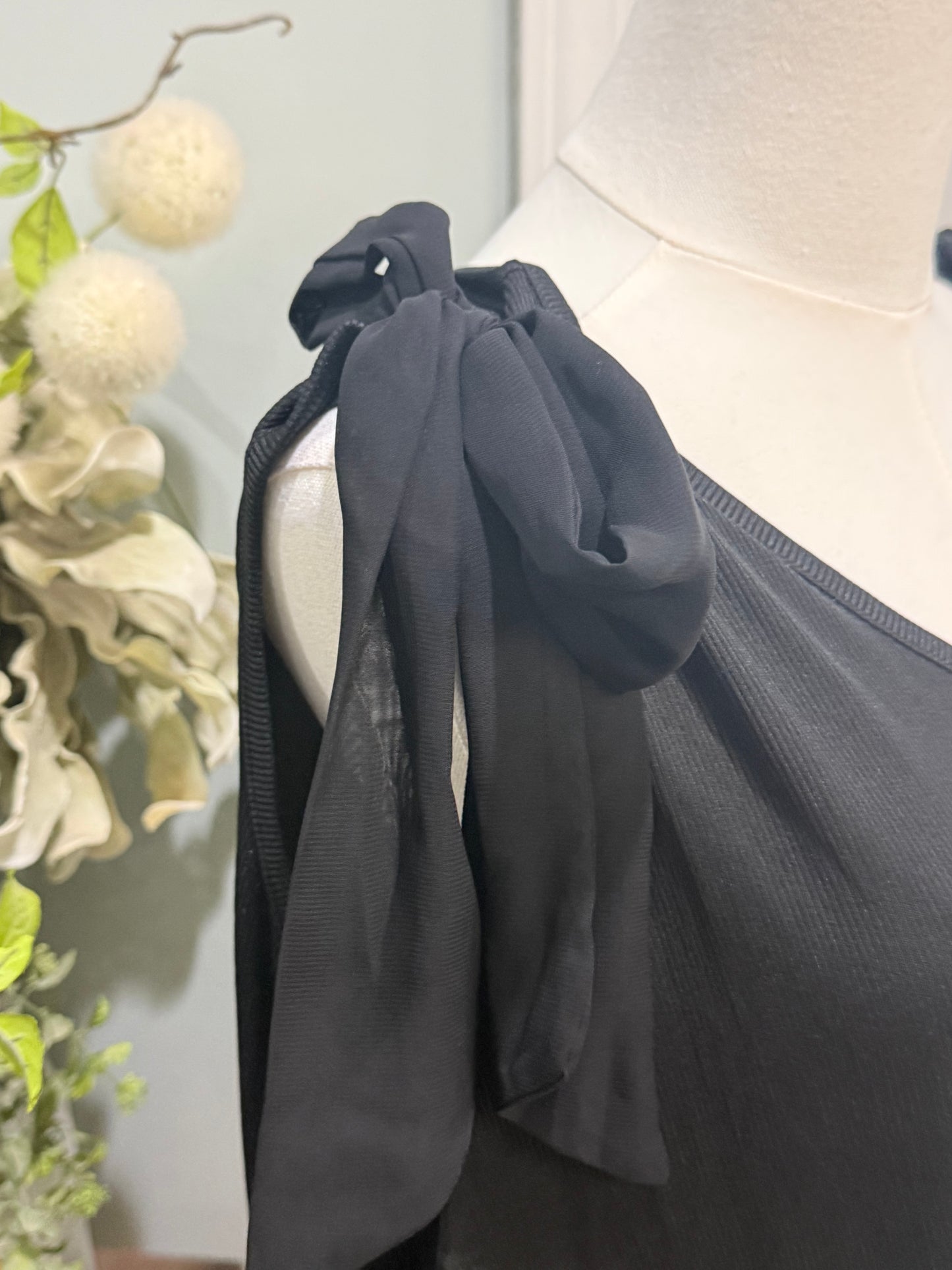 Womens Black Sleeveless Blouse XL EUC