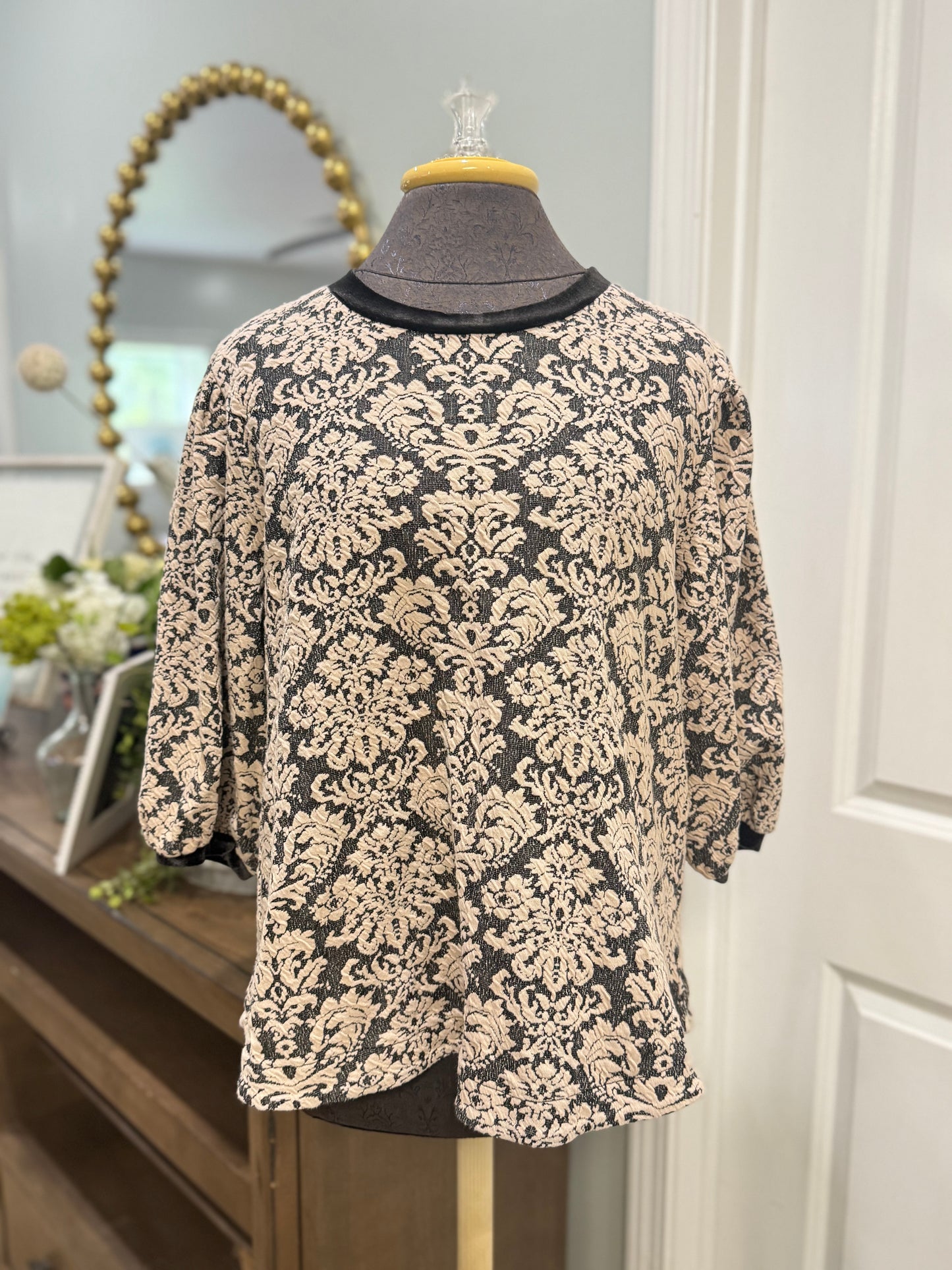 Womens Umgee Textured Blouse Small EUC