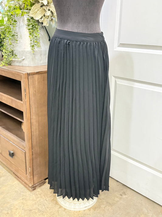 Womens Black Pleated Skirt XL NWT
