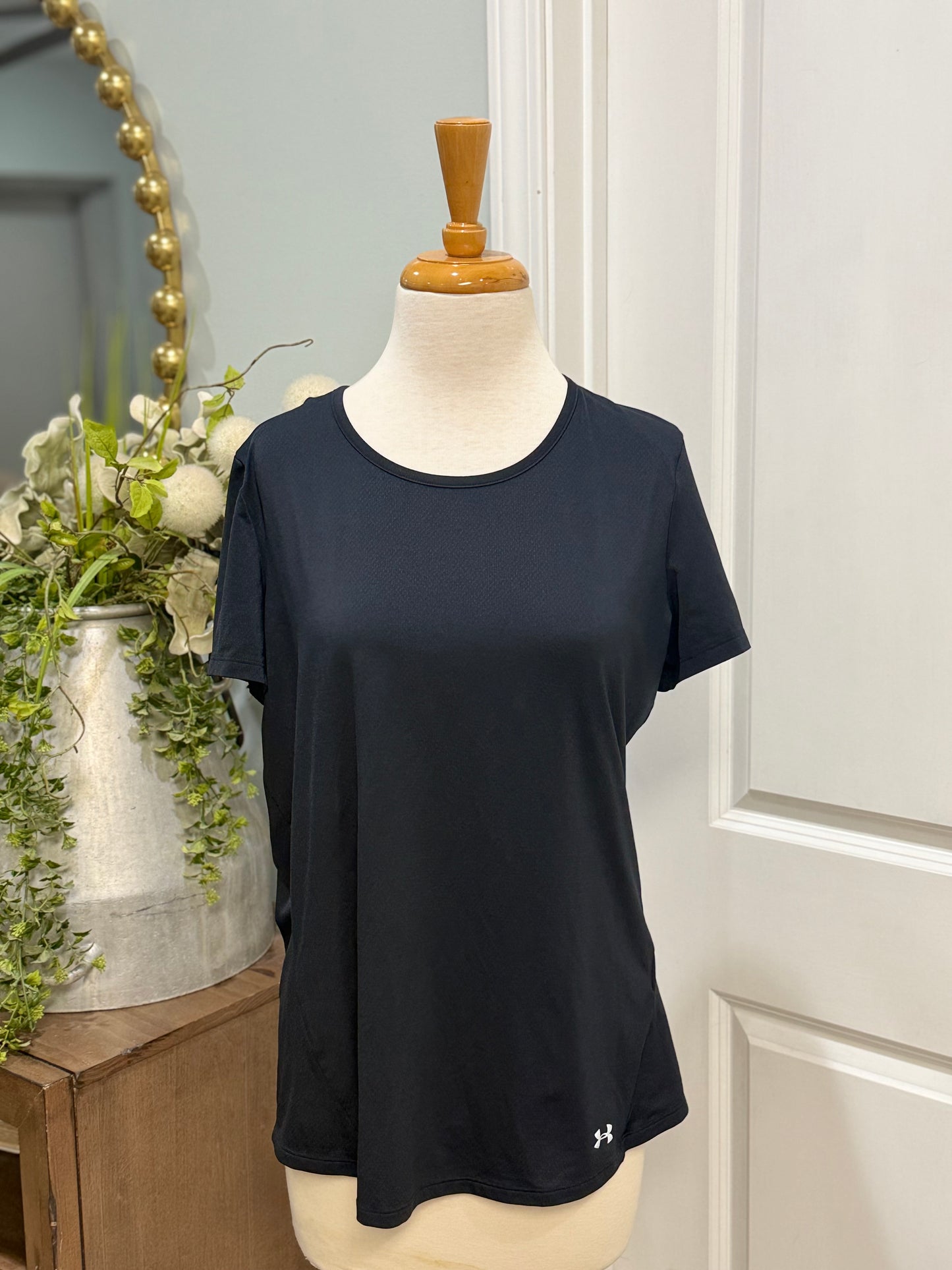 Womens Under Armour Tee Size Large