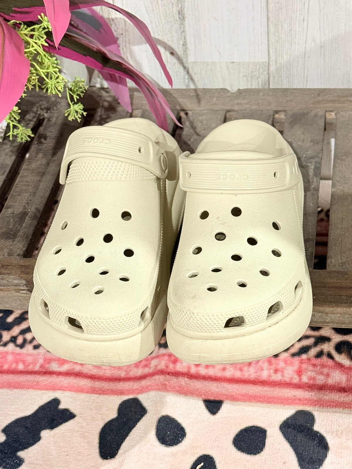 Womens Crocs Wedges Size 6 EUC