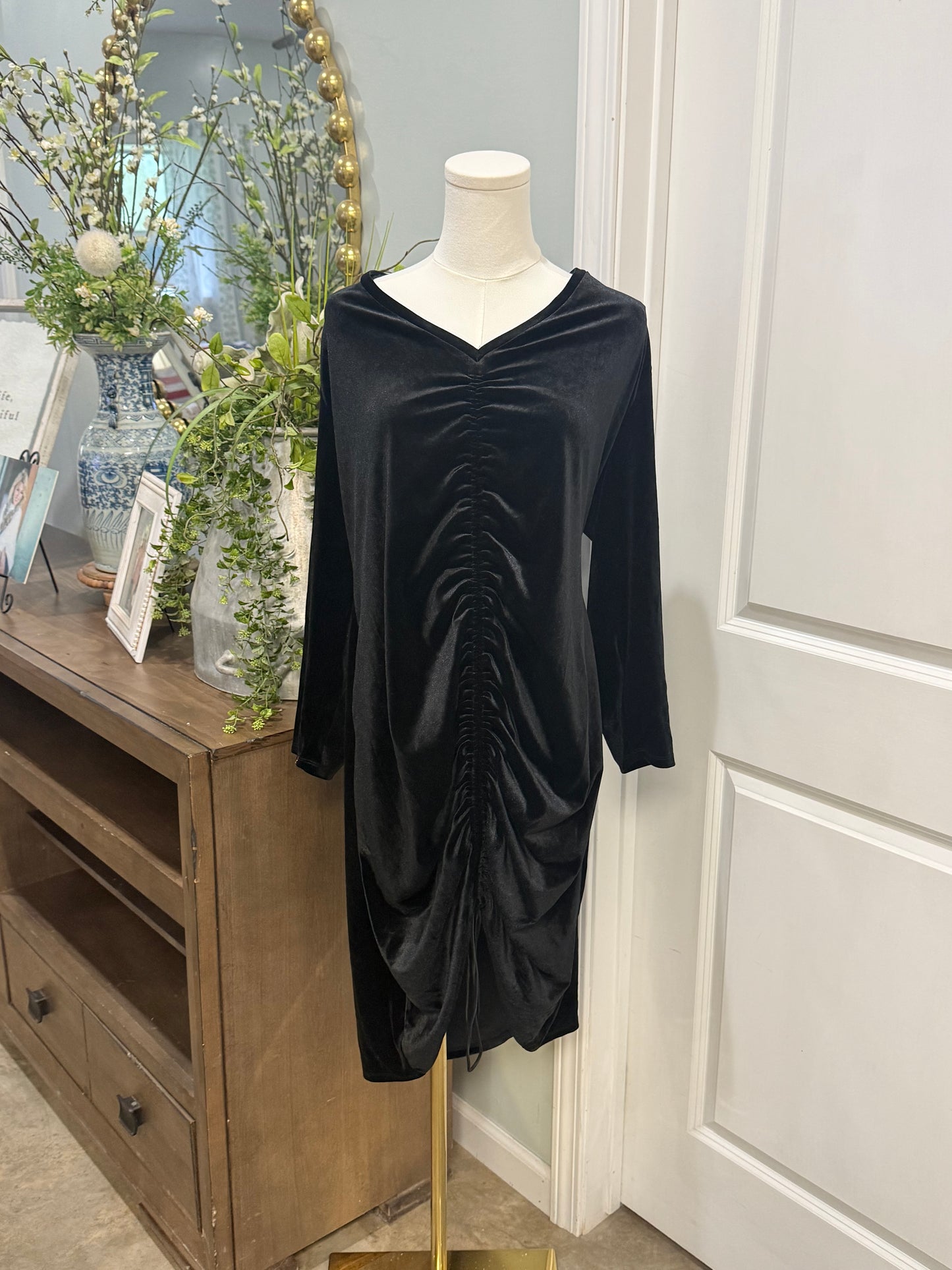 Womens Black Velvet Ruched Dress 2X EUC