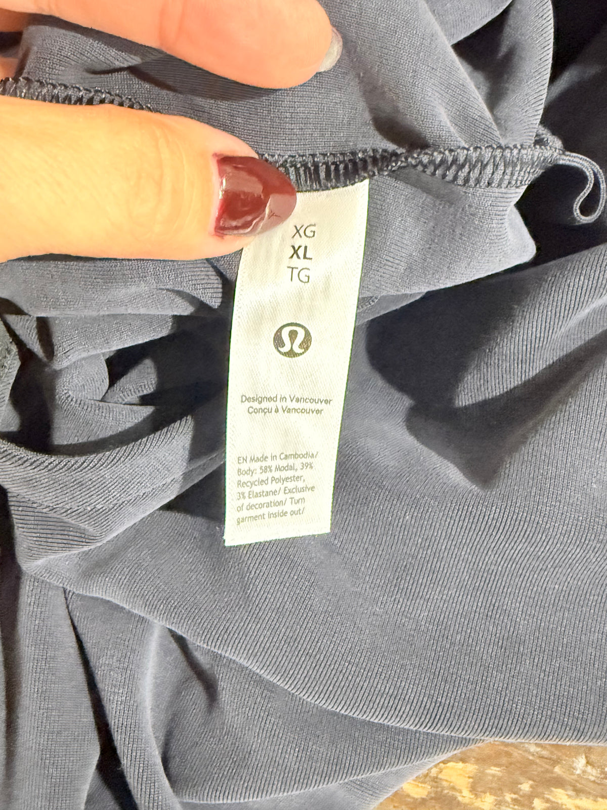 Womens Lululemon Grey Top Size XL EUC