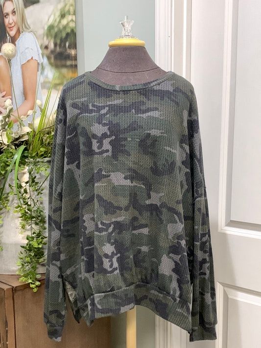 Womens Camo Thermal Blosue Size Large