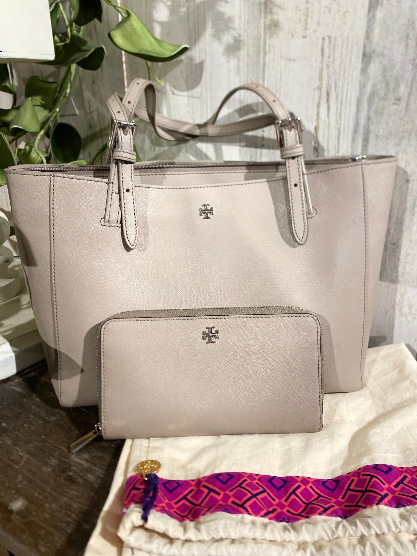 Womens Tory Burch Bag and Wallet Set EUC