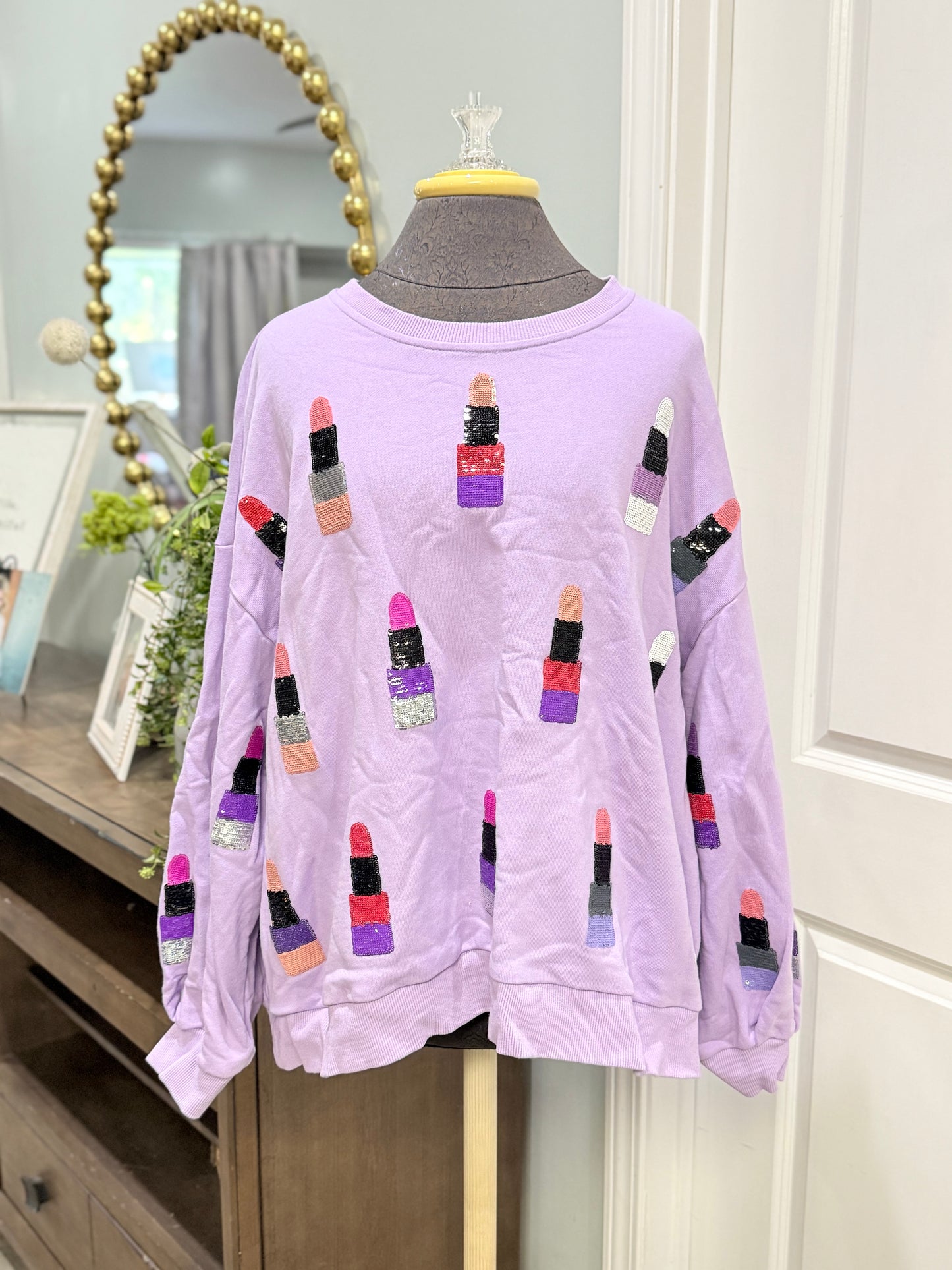 Womens Queen of Sparkles Lipstick Sweatshirt Large EUC