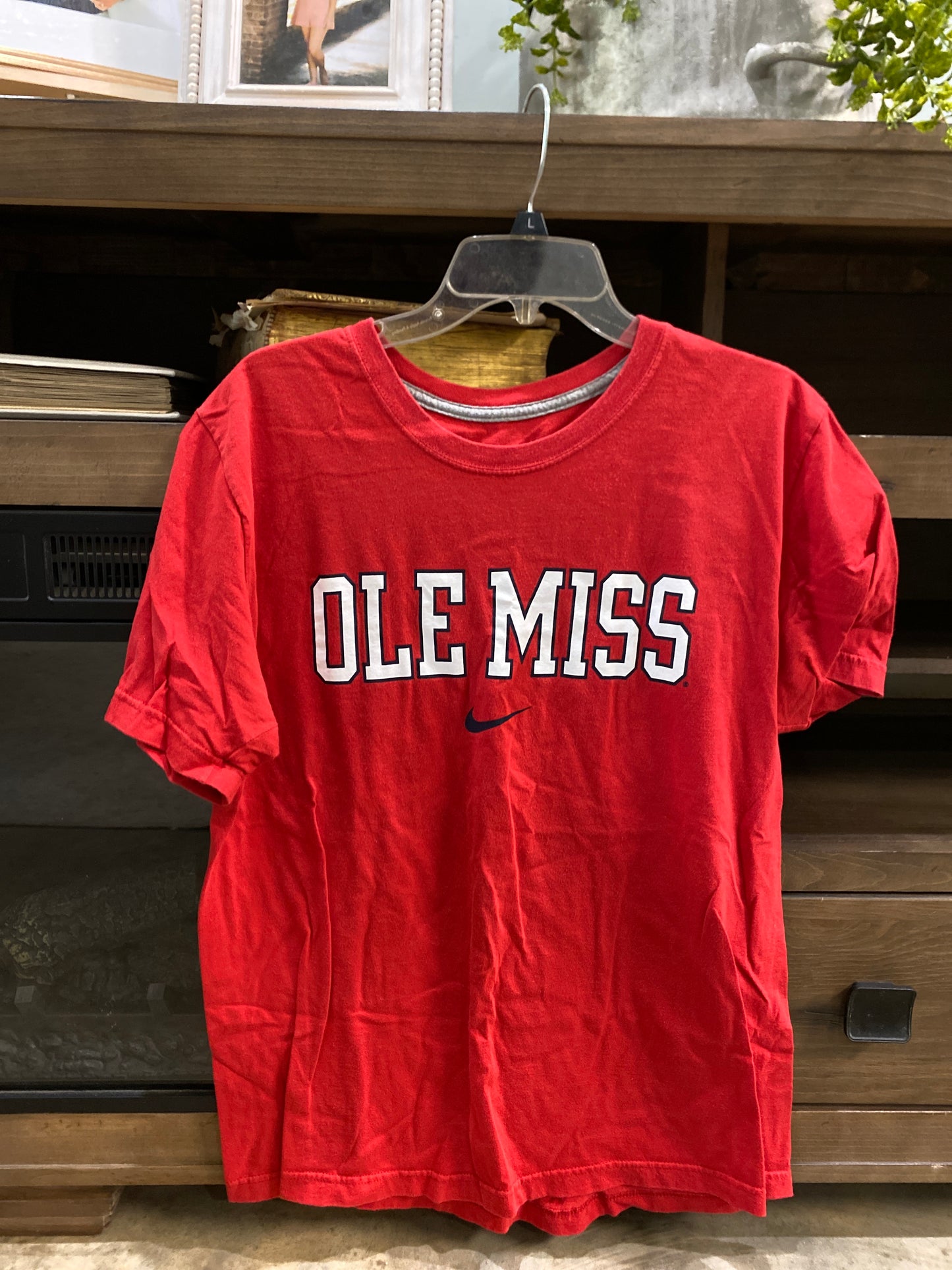 Men's Nike Ole Miss Tshirt Large MARKDOWN