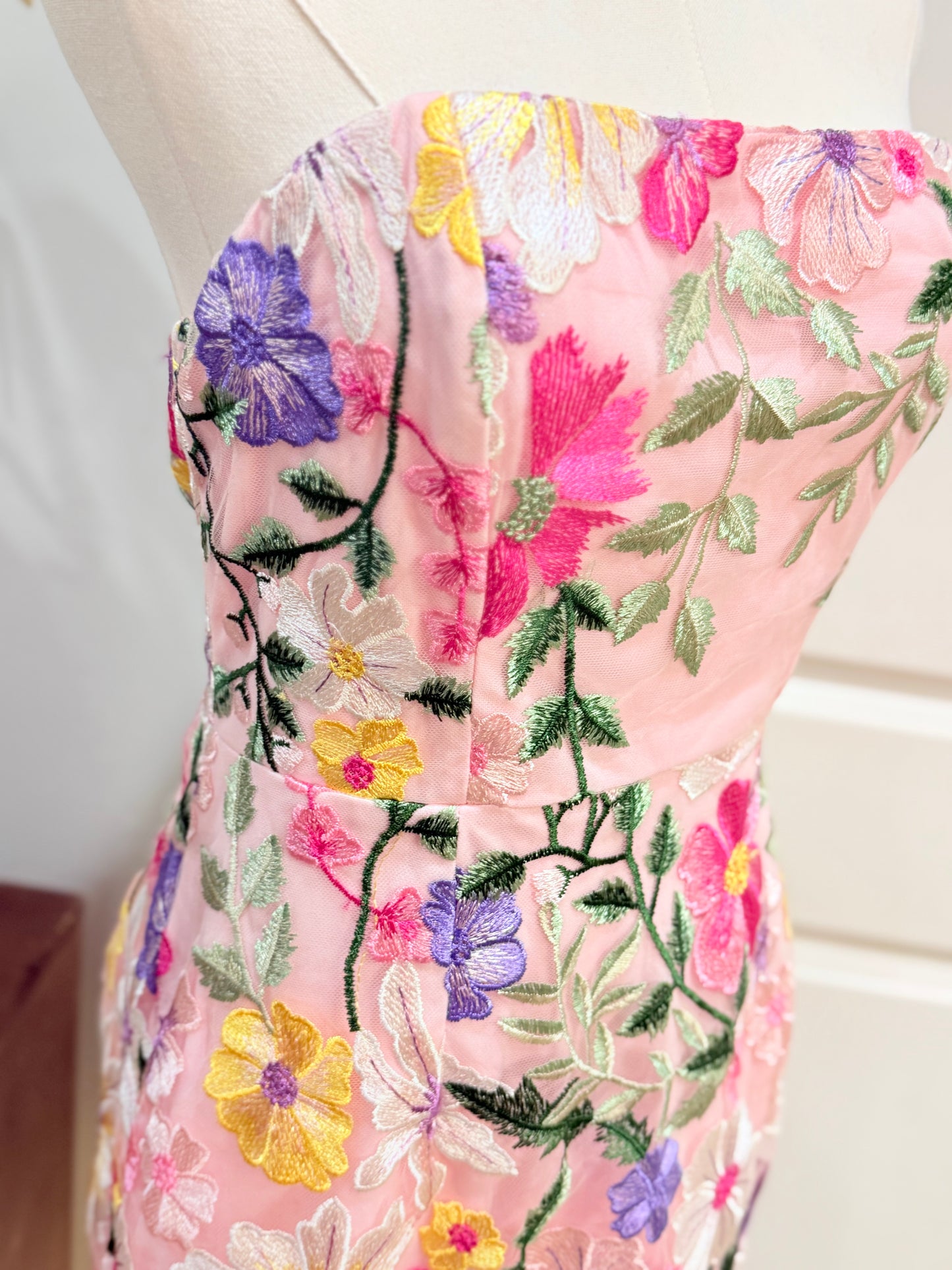 Womens Floral Overlay "Entered the chat" Mini Dress Medium NWT