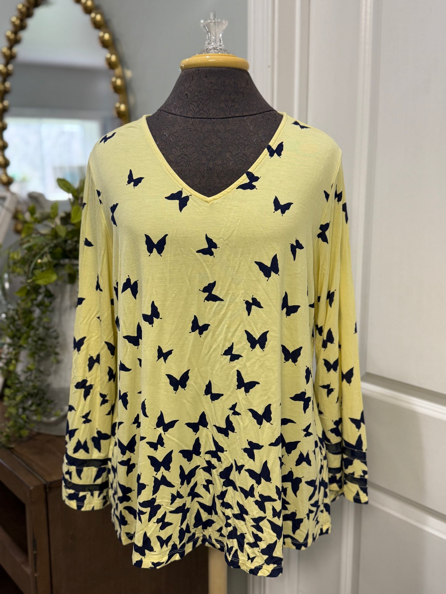 Womens Kim Gravel Butterfly Blouse Medium