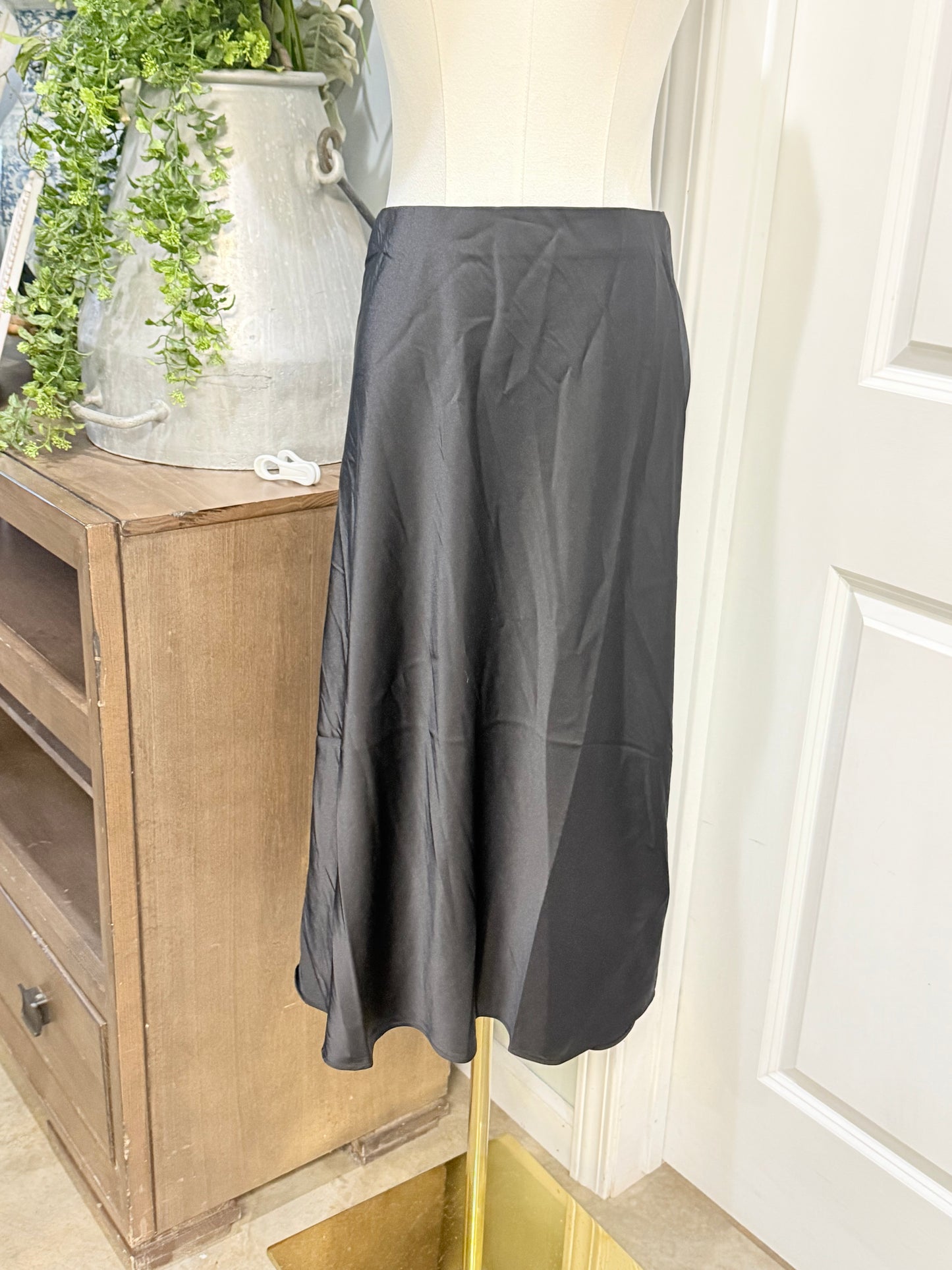 Womens Black Satin Pencil Skirt Medium NWT