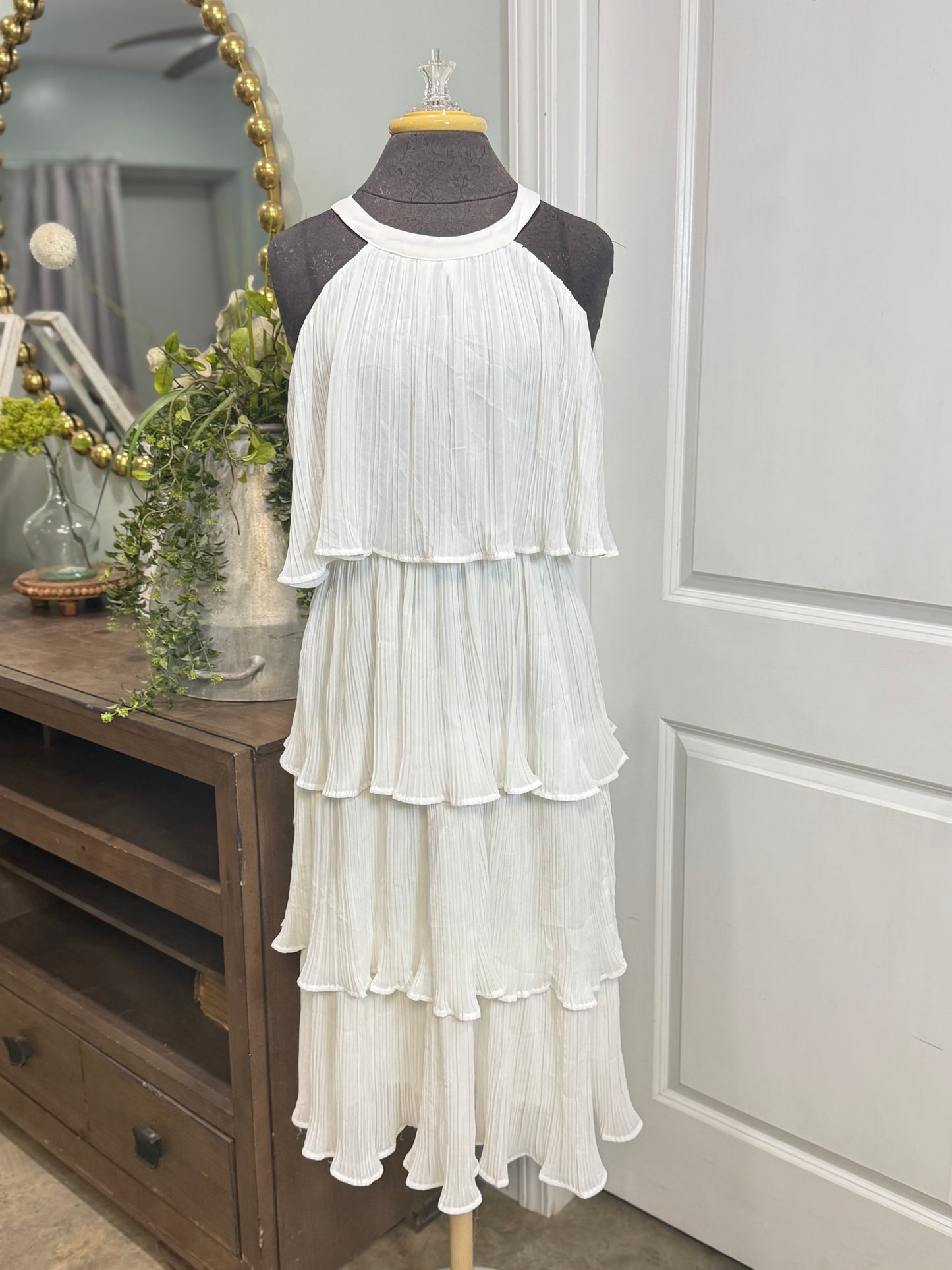 Womens White Ruffle Maxi Dress Medium EUC