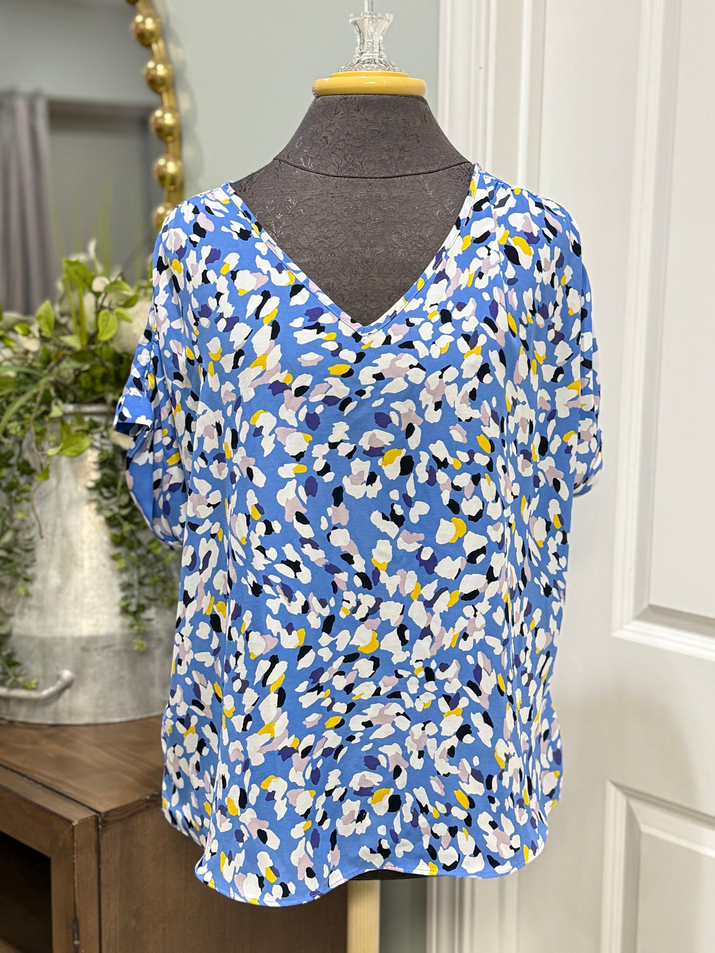 Womens Loft Blue Leopard Blouse Large EUC