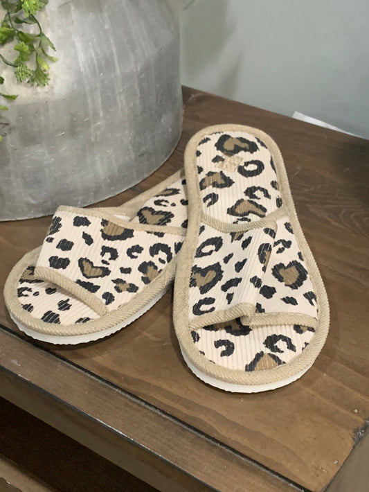 Womens Leopard Slippers Size 10 NWOT