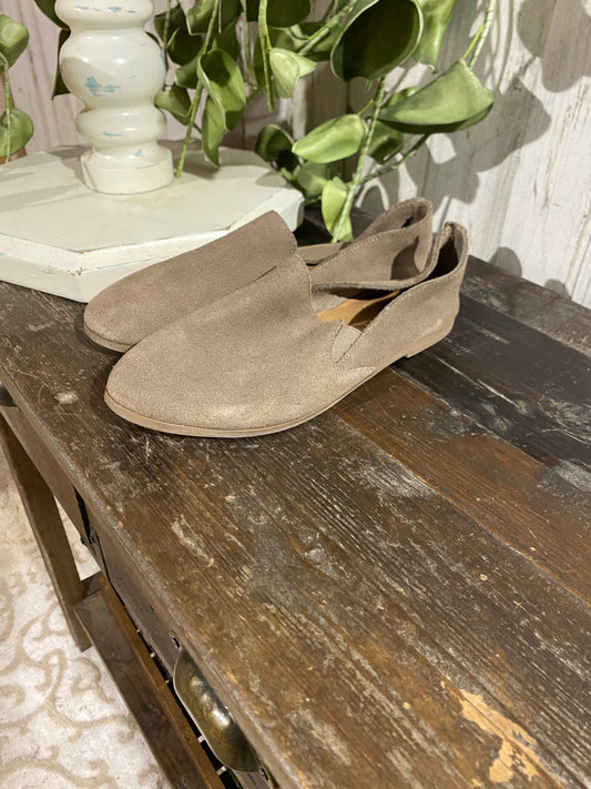 Womens Lucky Brand Suede Flats Size 7.8-8