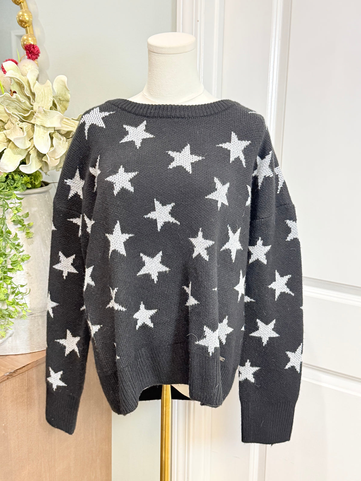 Womens Silver Star Black Sweater Medium EUC