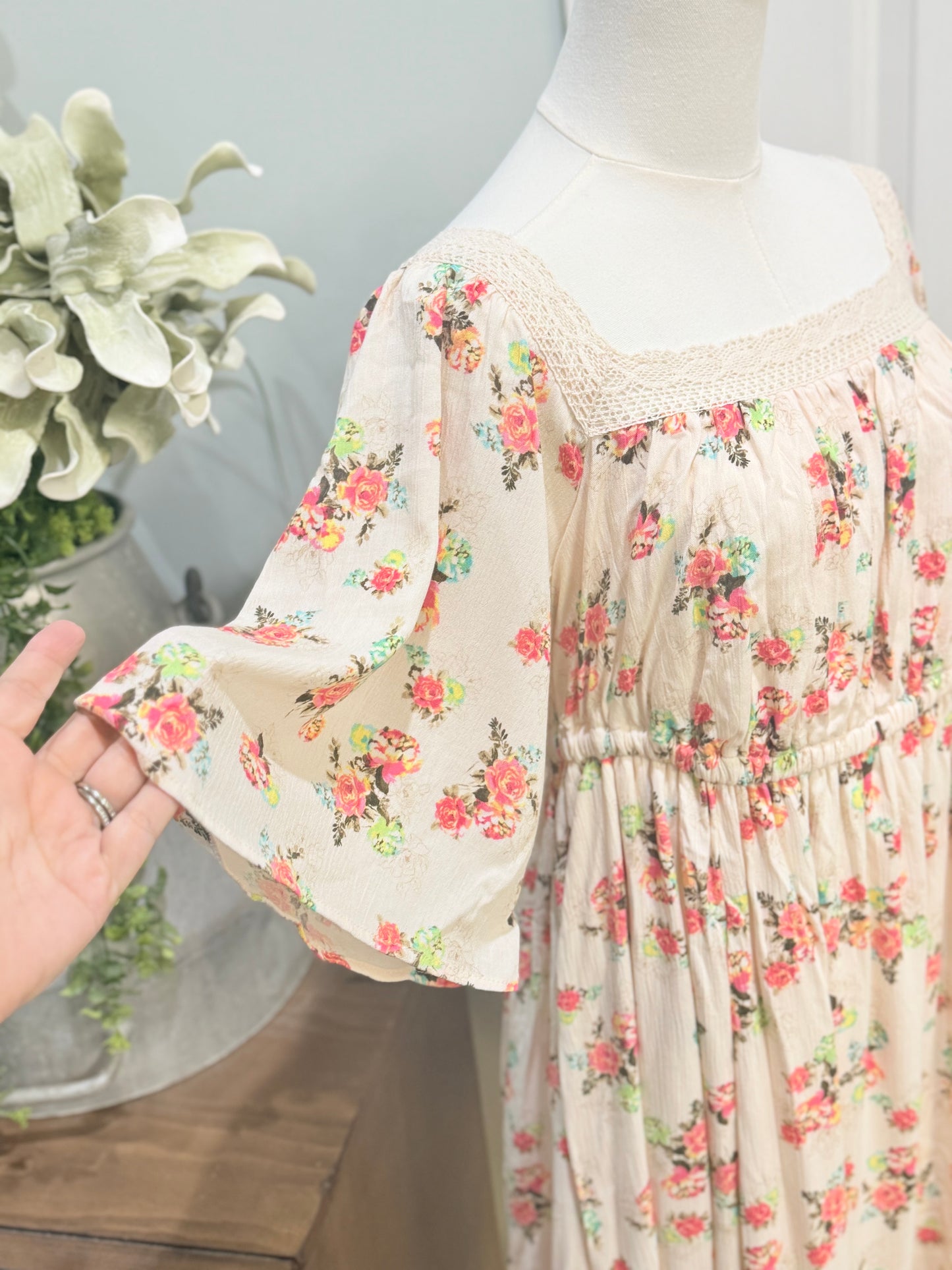 Womens Torrid Floral Dress M/L NWT