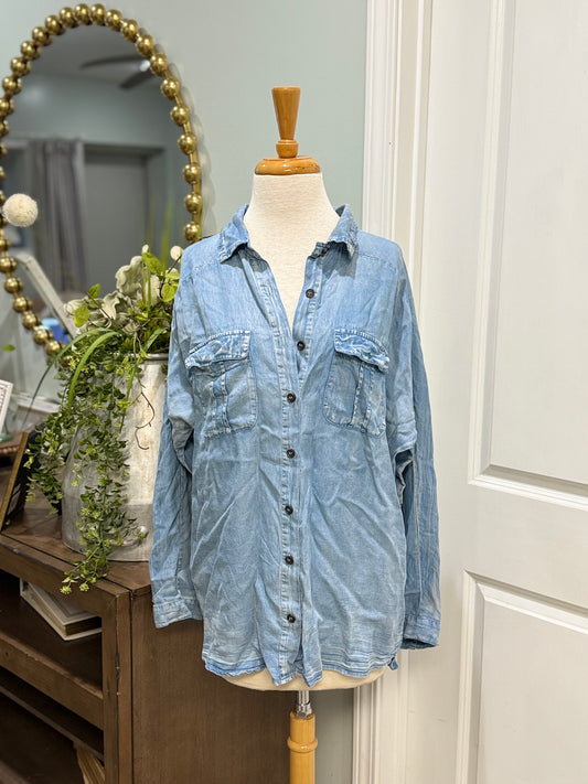 Womens She+Sky Denim Button Down Size Medium
