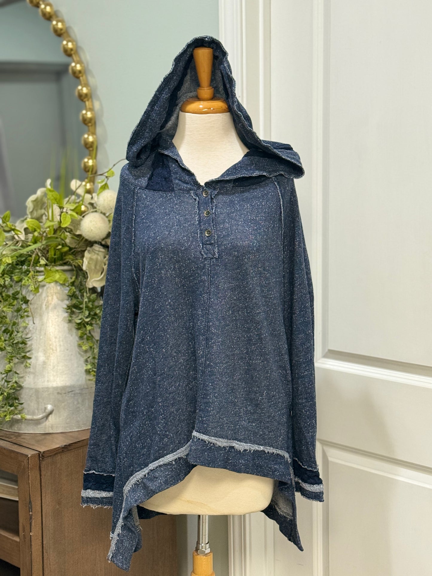 Womens Dylan Pullover Size Large