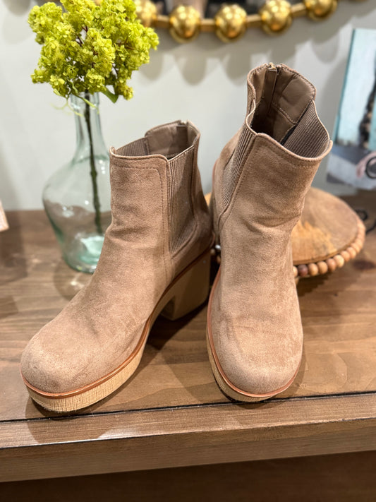 Womens Pierre Dumas Suede Boots Size 8.5