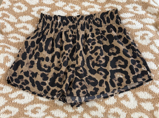 Womens Leopard Shorts Size Large